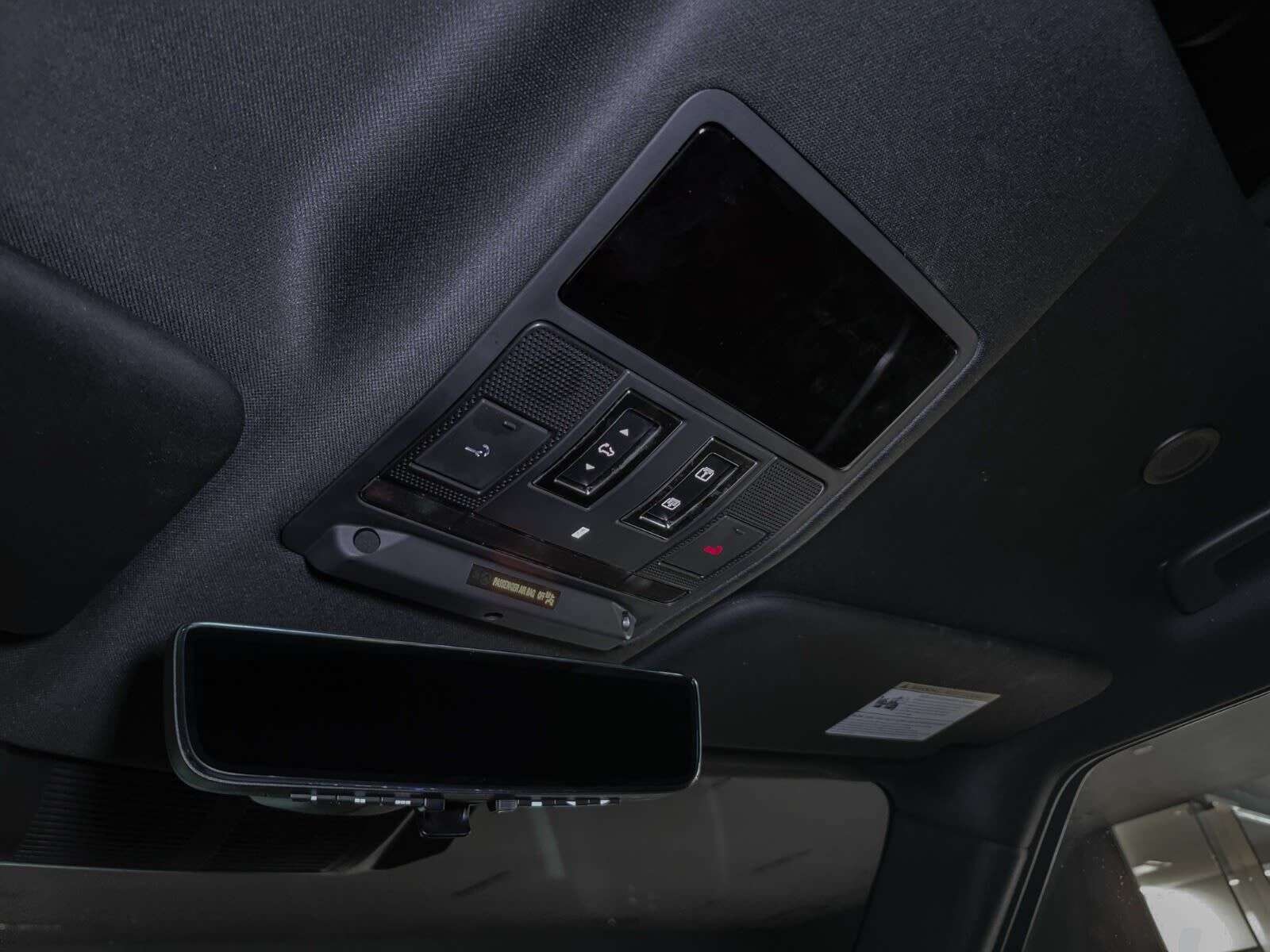 2024 Land Rover Defender S | BC Vehicle | No Claims | Sunroof | Navigation thumb 18