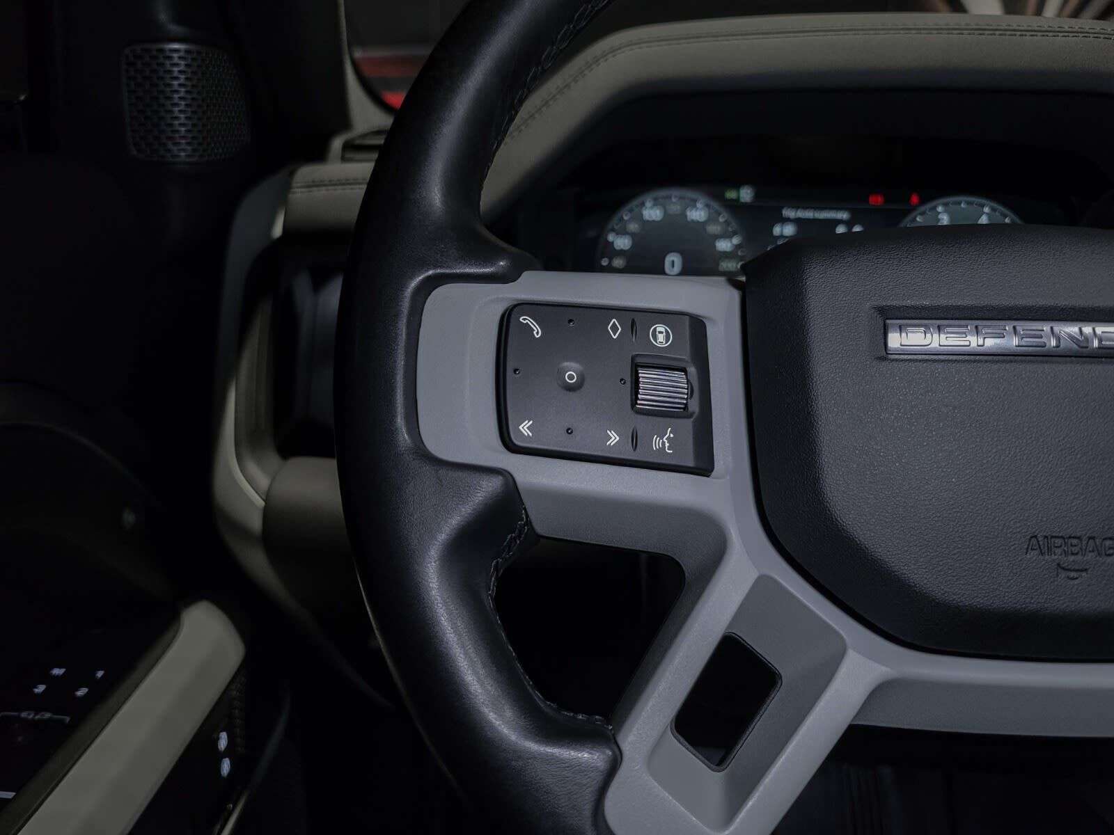 2024 Land Rover Defender S | BC Vehicle | No Claims | Sunroof | Navigation thumb 15