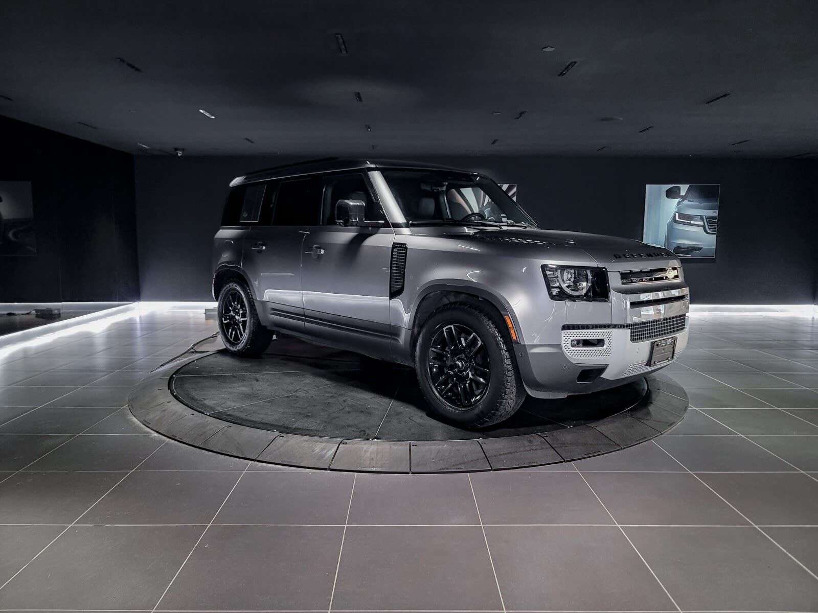 2024 Land Rover Defender S | BC Vehicle | No Claims | Sunroof | Navigation alt 3