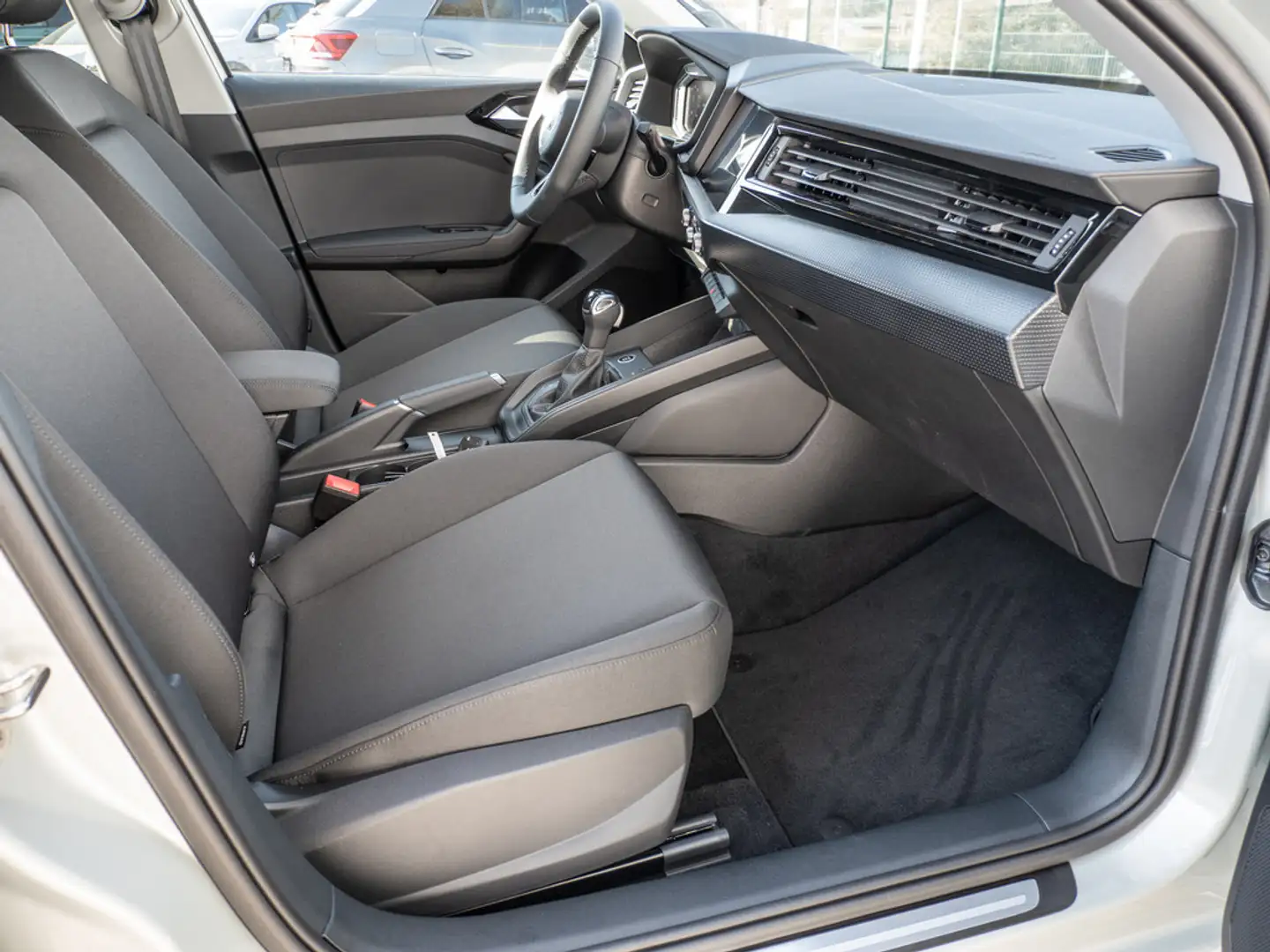 Audi A1 Sportback advanced 25 TFSI SHZ KAMERA LED Silber - 2