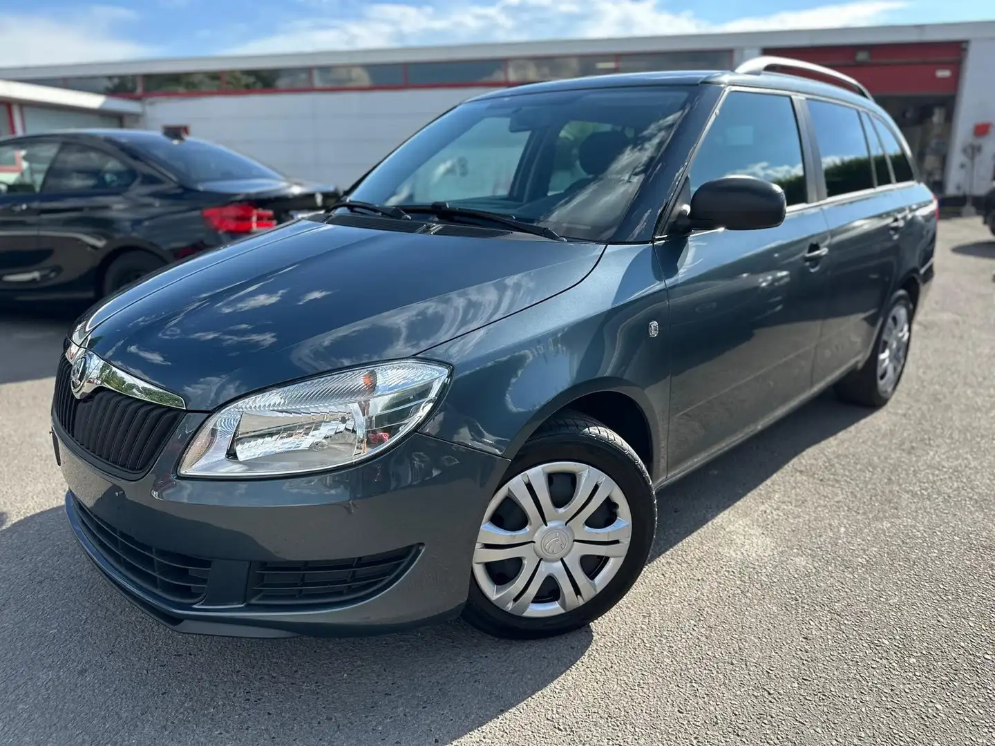 Skoda Fabia SW 1.2i Active Gris - 1