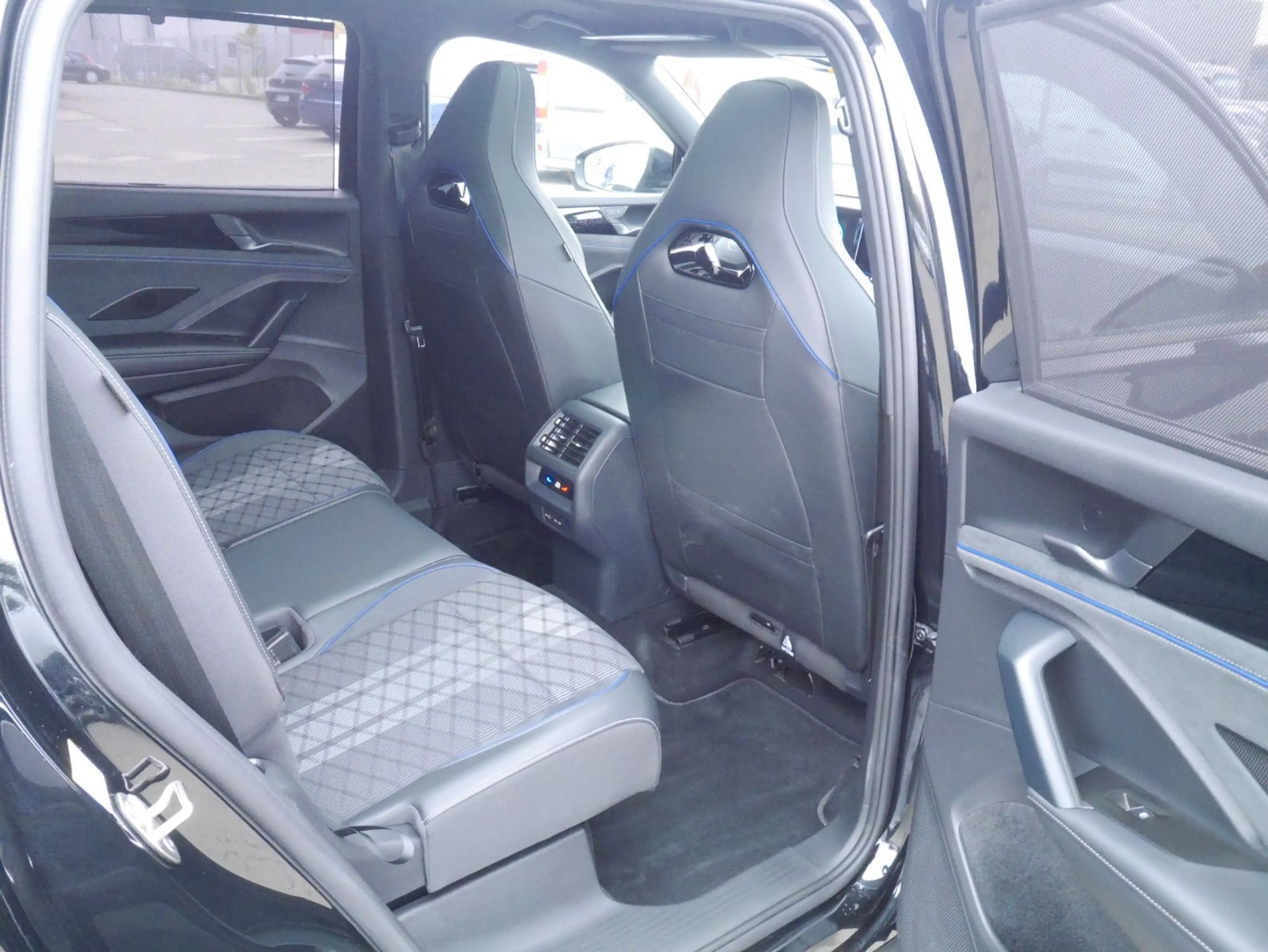 Volkswagen Tayron 2.0 TDI R-Line MATRIX/360-Grad/AHK — photo 13