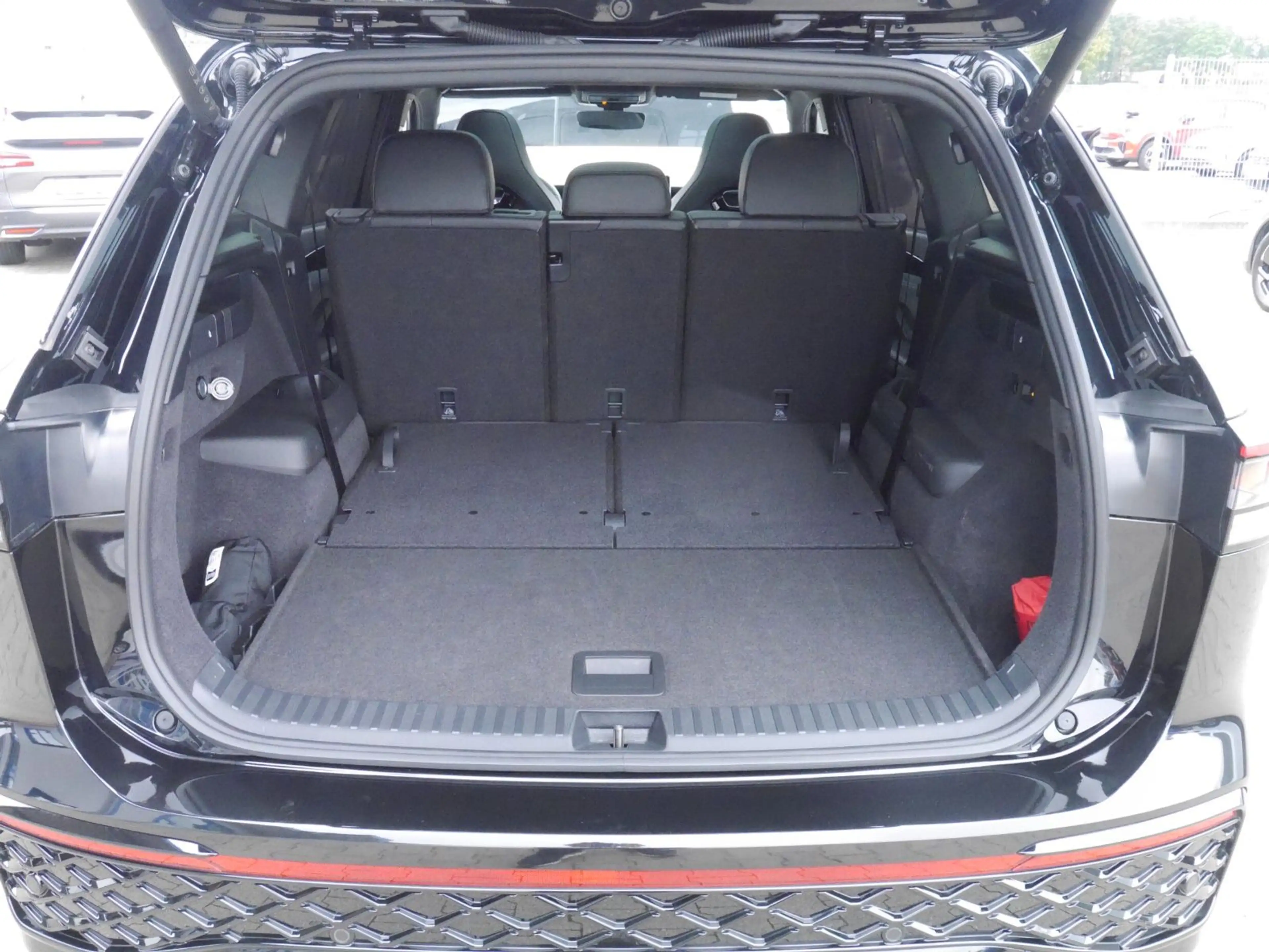 Volkswagen Tayron 2.0 TDI R-Line MATRIX/360-Grad/AHK — photo 8
