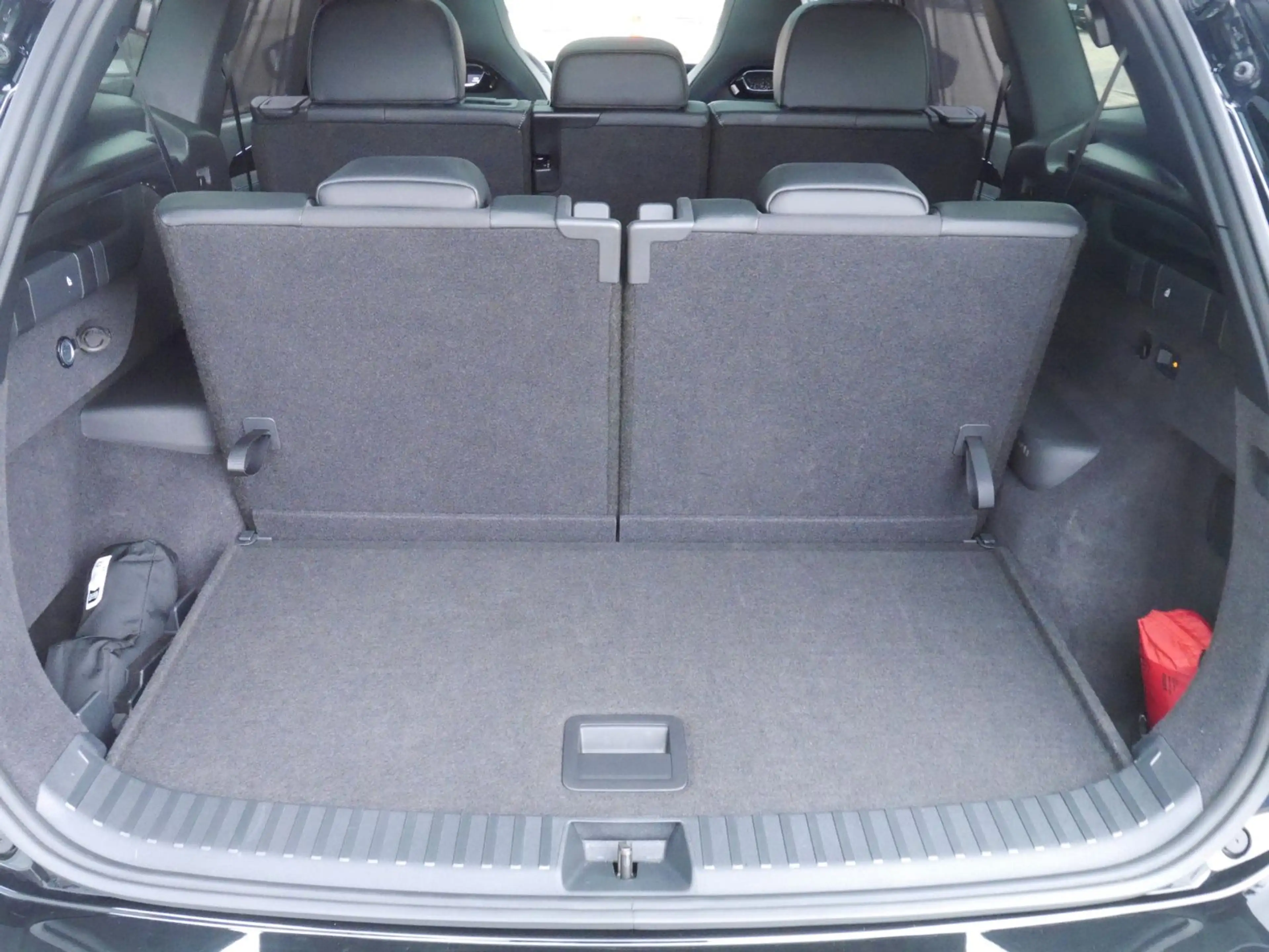 Volkswagen Tayron 2.0 TDI R-Line MATRIX/360-Grad/AHK — photo 7