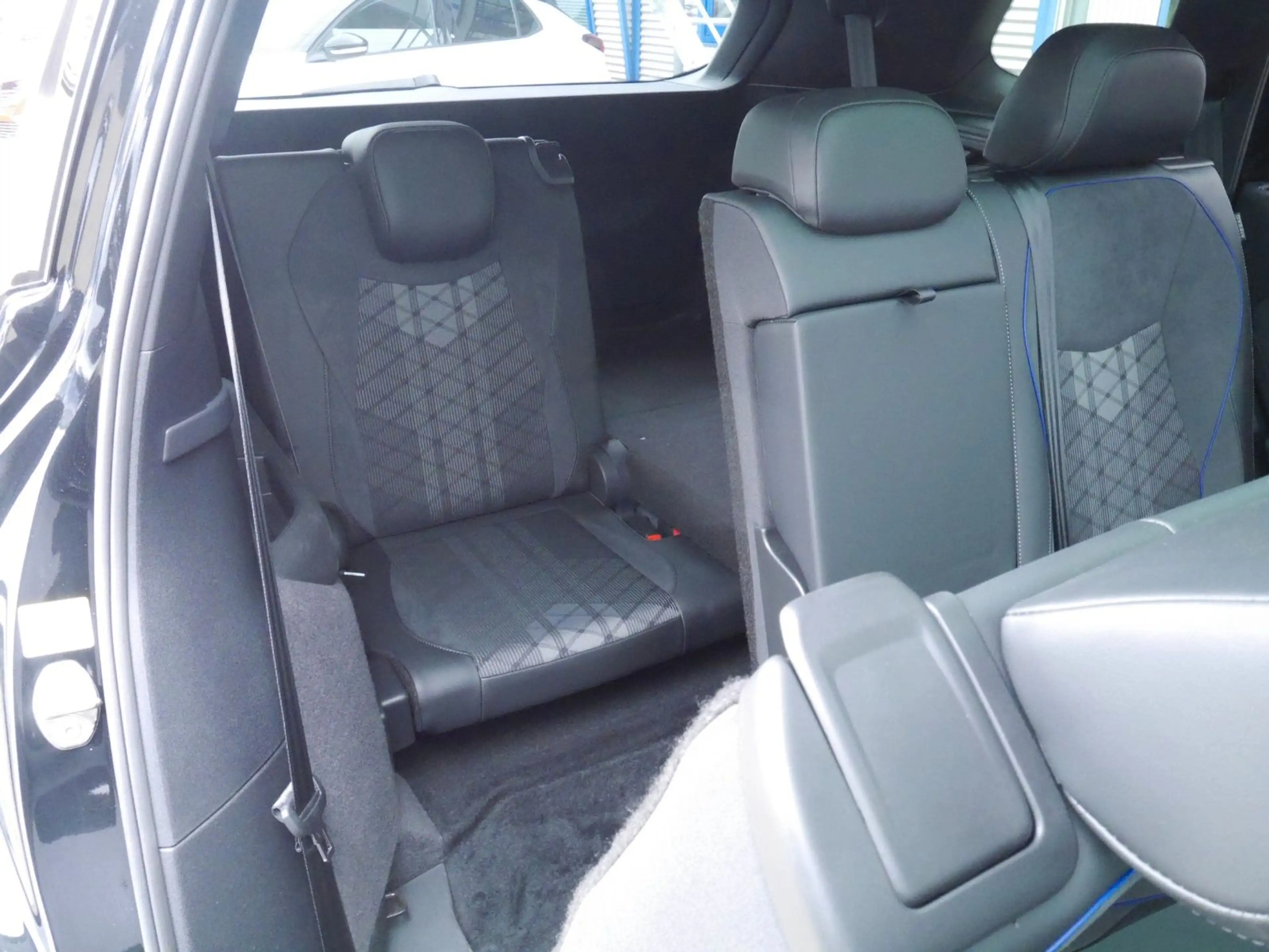 Volkswagen Tayron 2.0 TDI R-Line MATRIX/360-Grad/AHK — photo 12