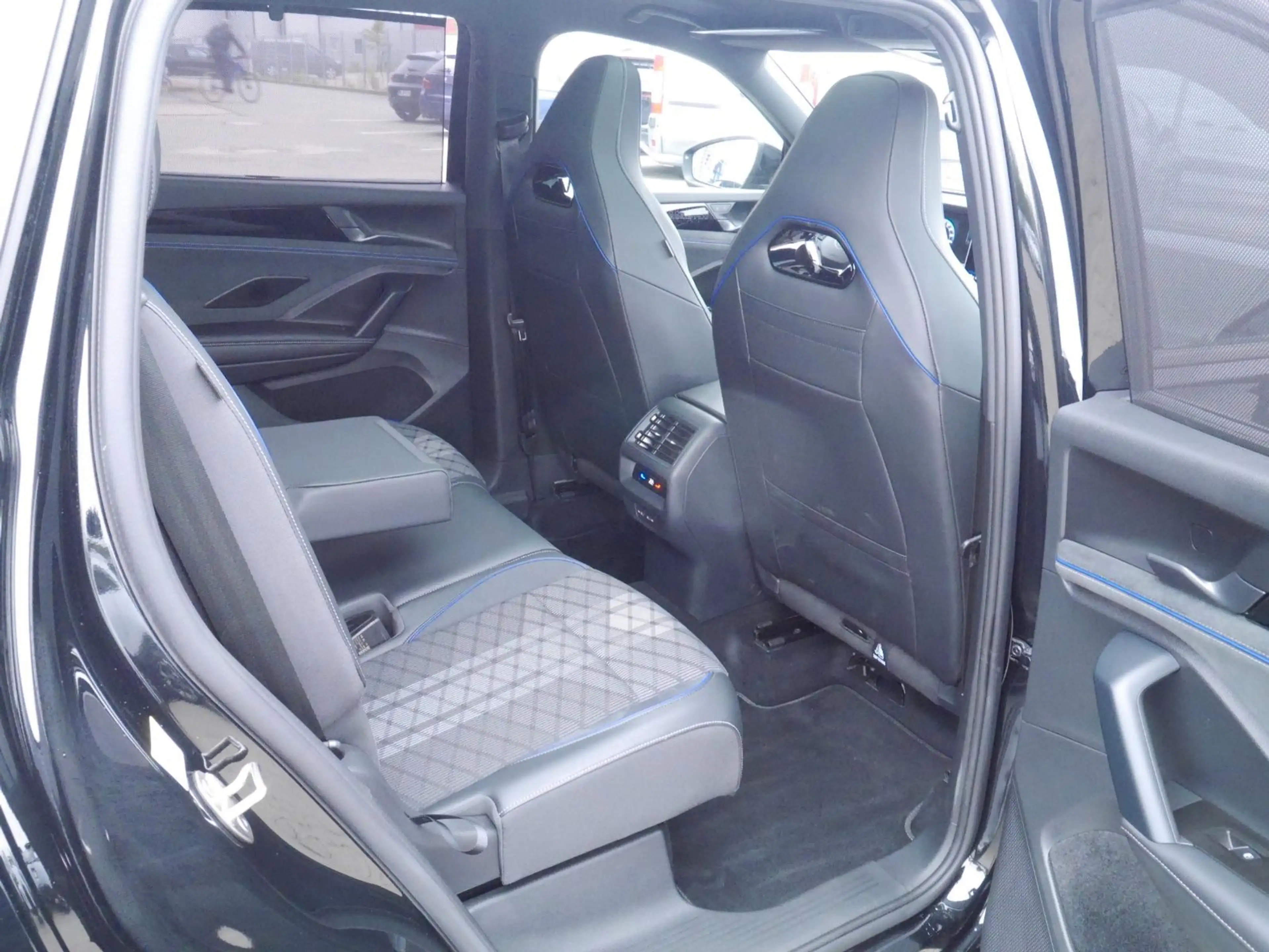 Volkswagen Tayron 2.0 TDI R-Line MATRIX/360-Grad/AHK — photo 11