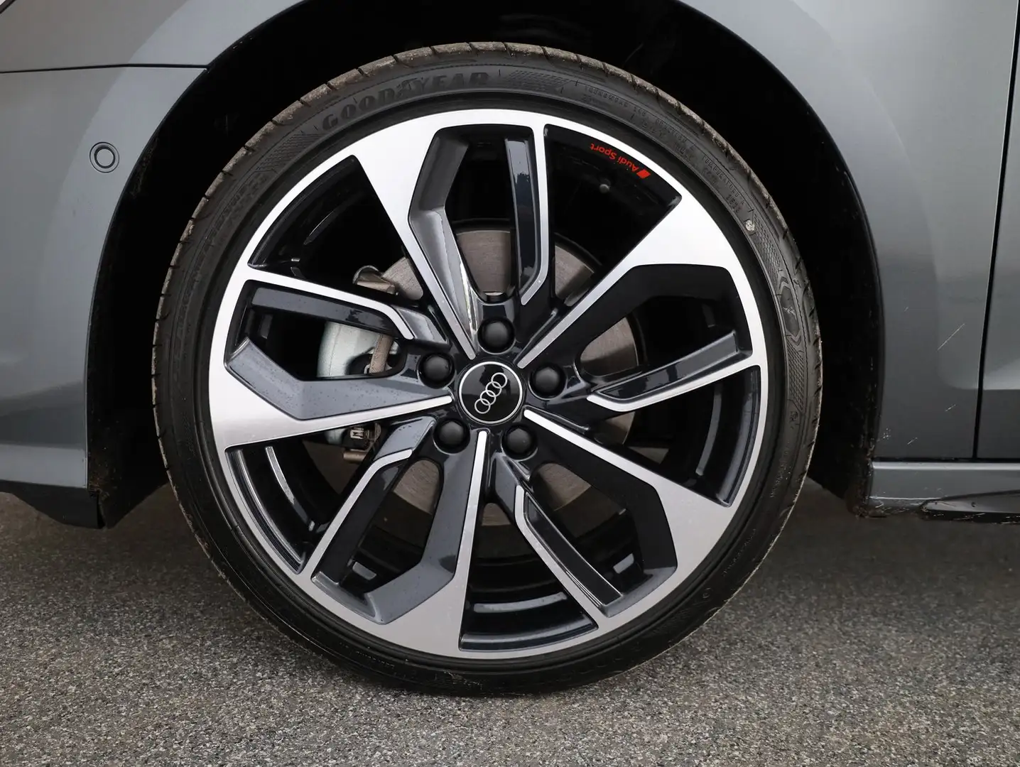 Audi A3 Limousine 35 TFSI S line exterieur Gris - 2