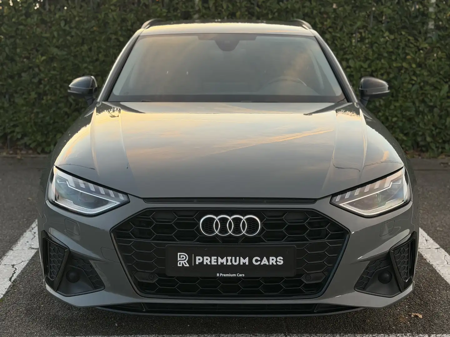 Audi A4 Avant 35 TDI S tronic line 14900€ Netto Gris - 2