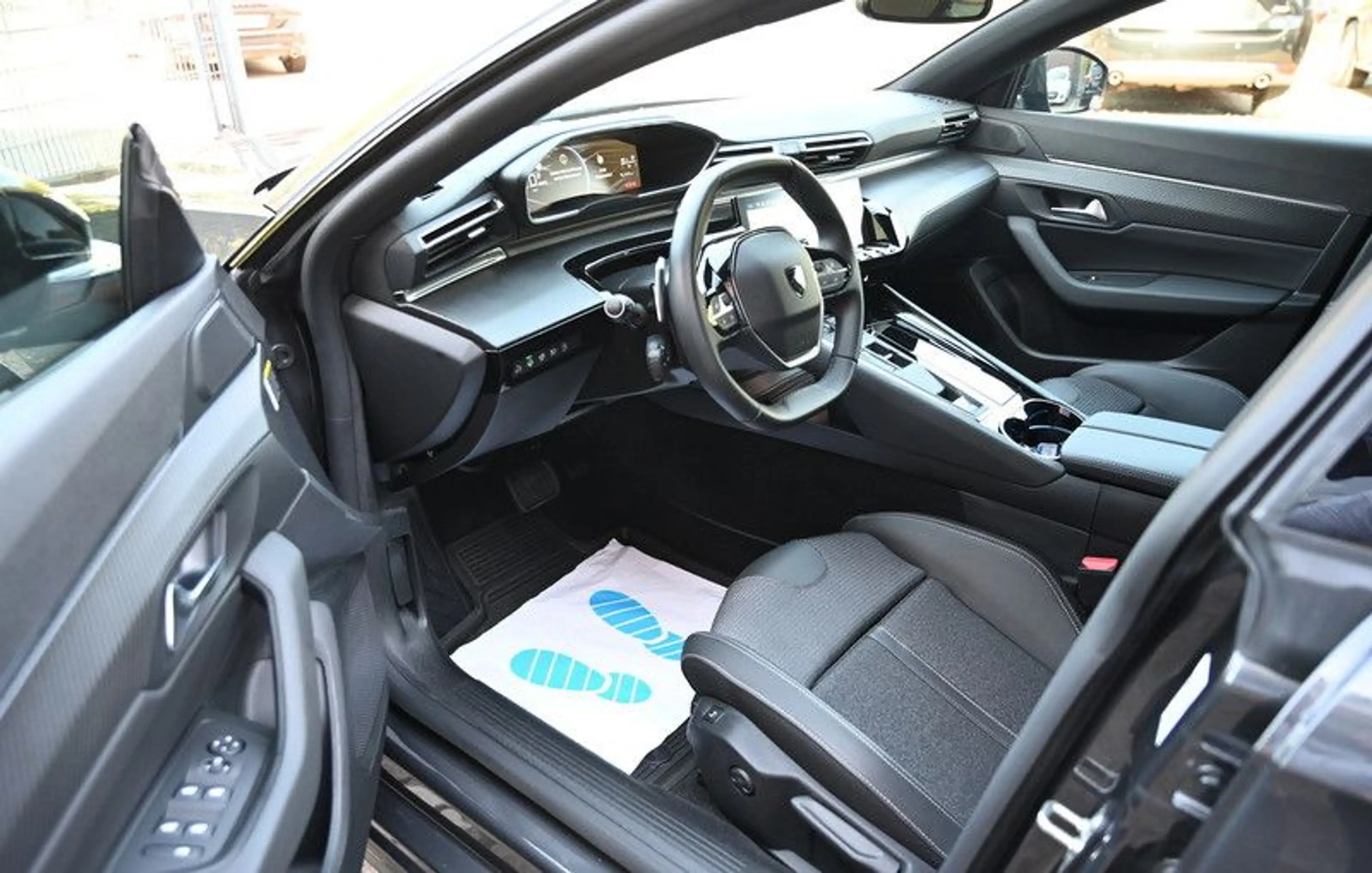 Peugeot 508 SW Hybrid 225 Allure LED KAMERA 1.Hd Navi — photo 10