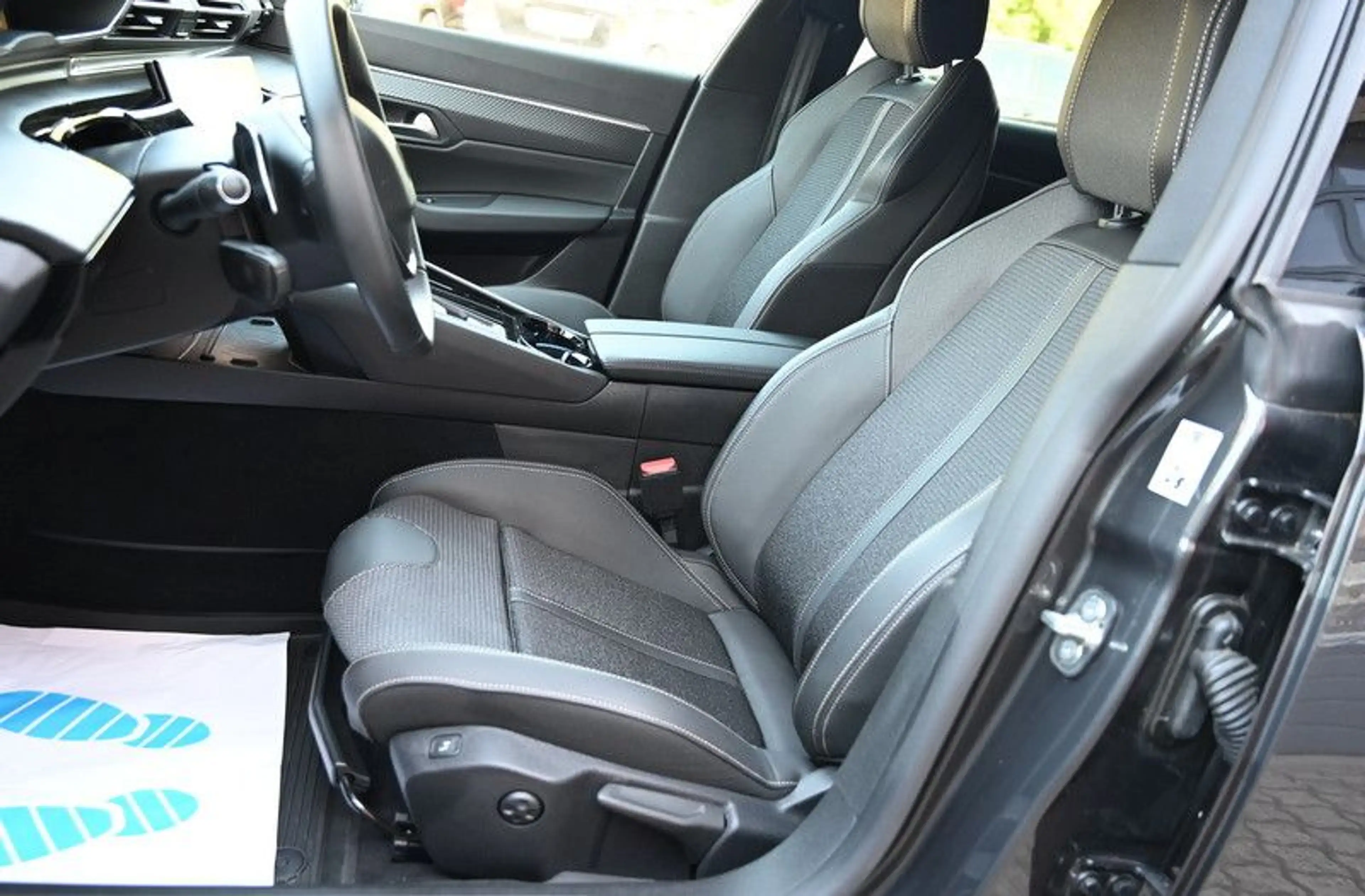 Peugeot 508 SW Hybrid 225 Allure LED KAMERA 1.Hd Navi — photo 9