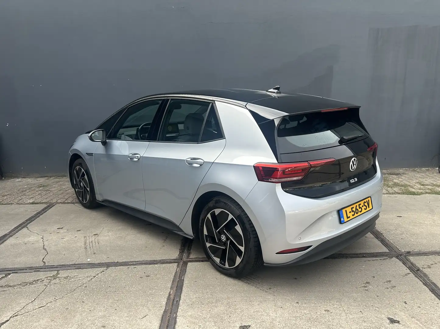 Volkswagen ID.3 Pro! 204 pk / BTW wagen! / Apple CarPlay Grey - 2