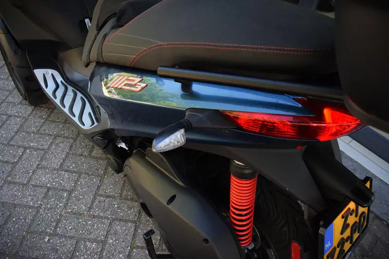 Piaggio MP3 300 - foto 8
