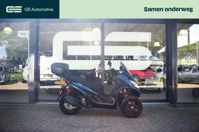 Piaggio MP3 300 - foto 2
