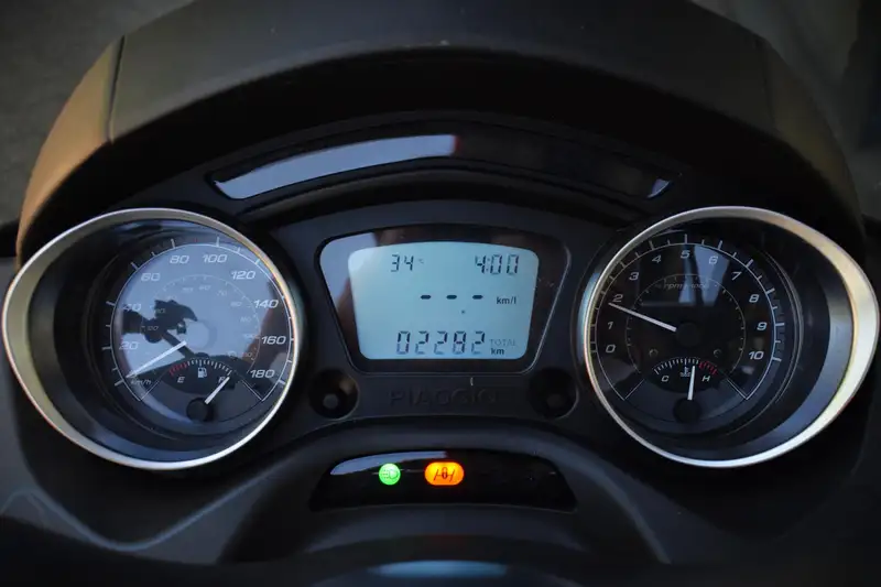 Piaggio MP3 300 - foto 3