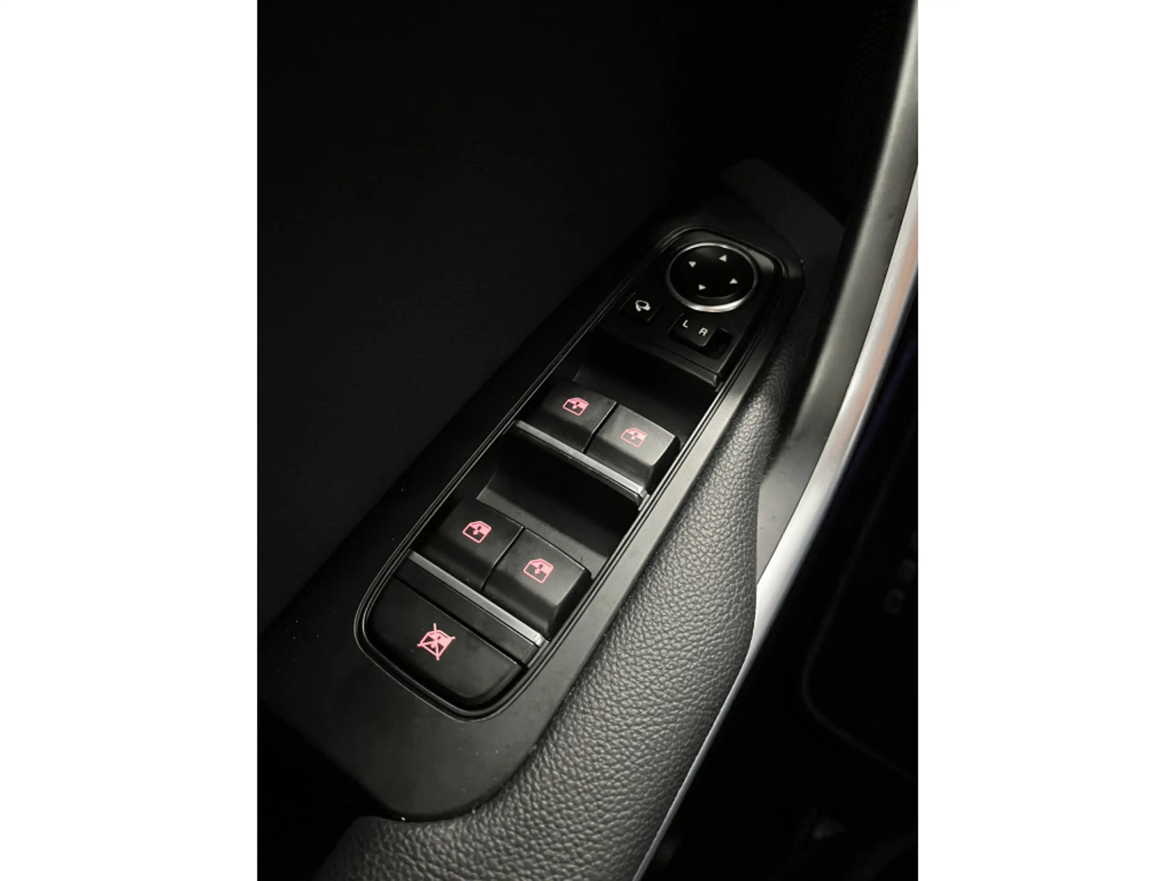 Kia XCeed 1.6 GDi PHEV PLUG-IN DynamicLine 1E EIGN/ECC/APPLE — photo 24