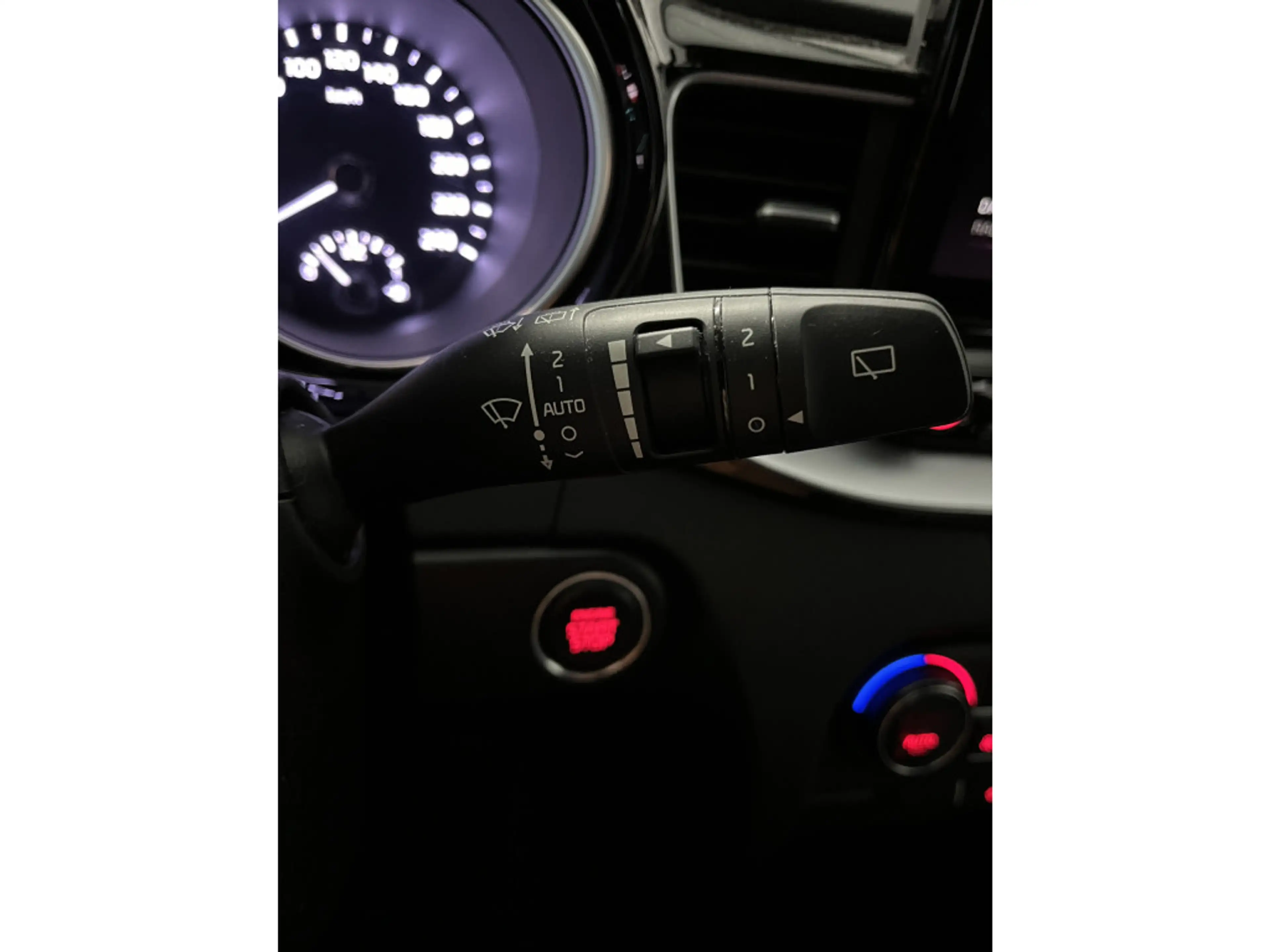 Kia XCeed 1.6 GDi PHEV PLUG-IN DynamicLine 1E EIGN/ECC/APPLE — photo 23