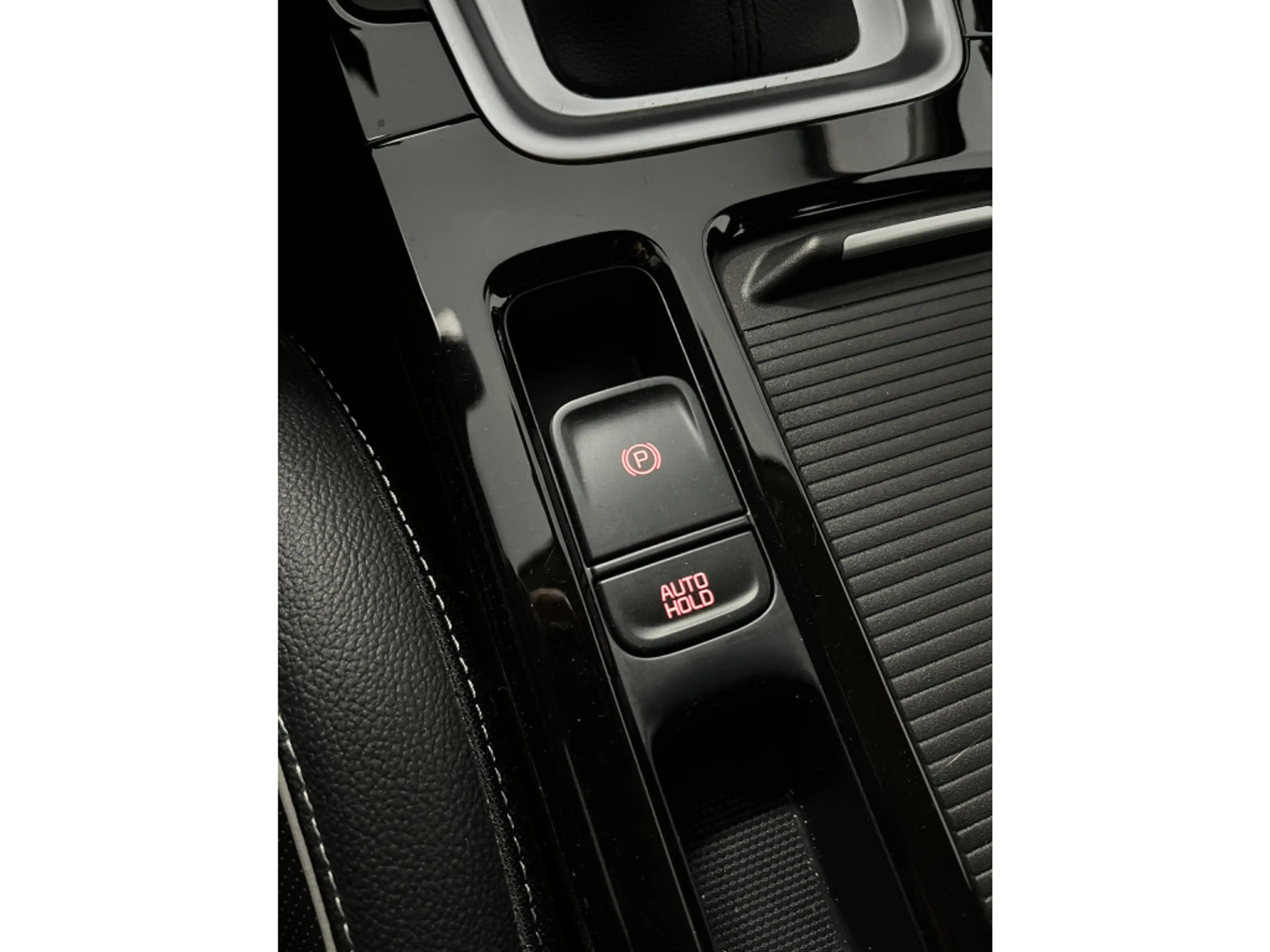Kia XCeed 1.6 GDi PHEV PLUG-IN DynamicLine 1E EIGN/ECC/APPLE — photo 25