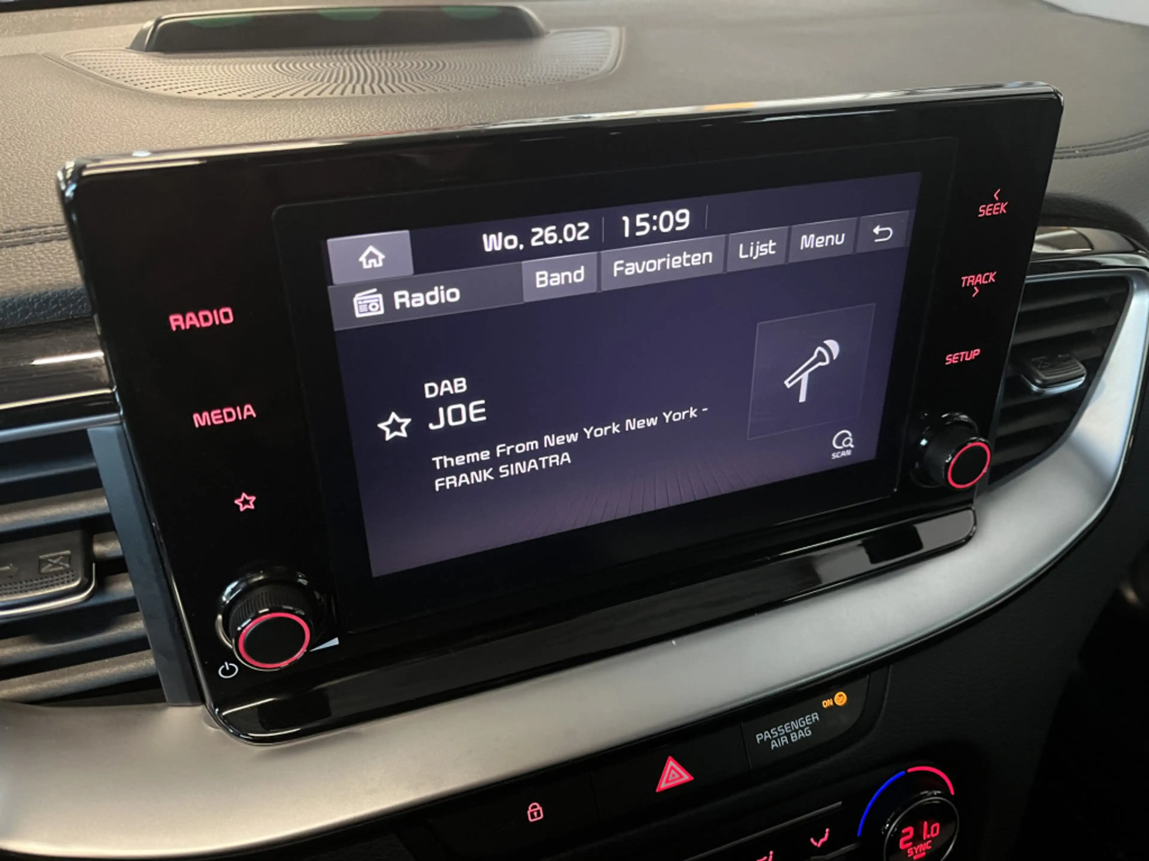 Kia XCeed 1.6 GDi PHEV PLUG-IN DynamicLine 1E EIGN/ECC/APPLE — photo 14