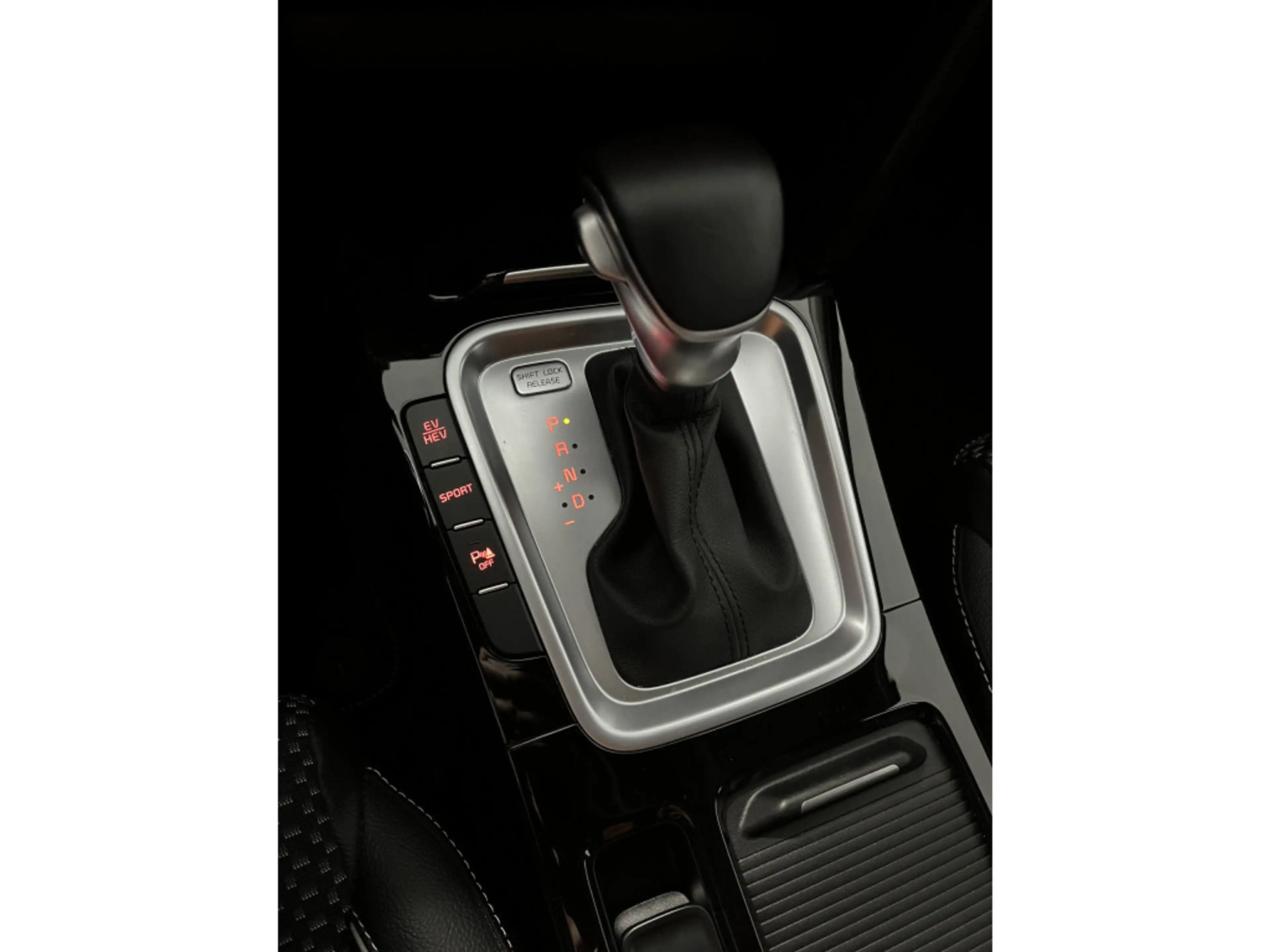 Kia XCeed 1.6 GDi PHEV PLUG-IN DynamicLine 1E EIGN/ECC/APPLE — photo 10