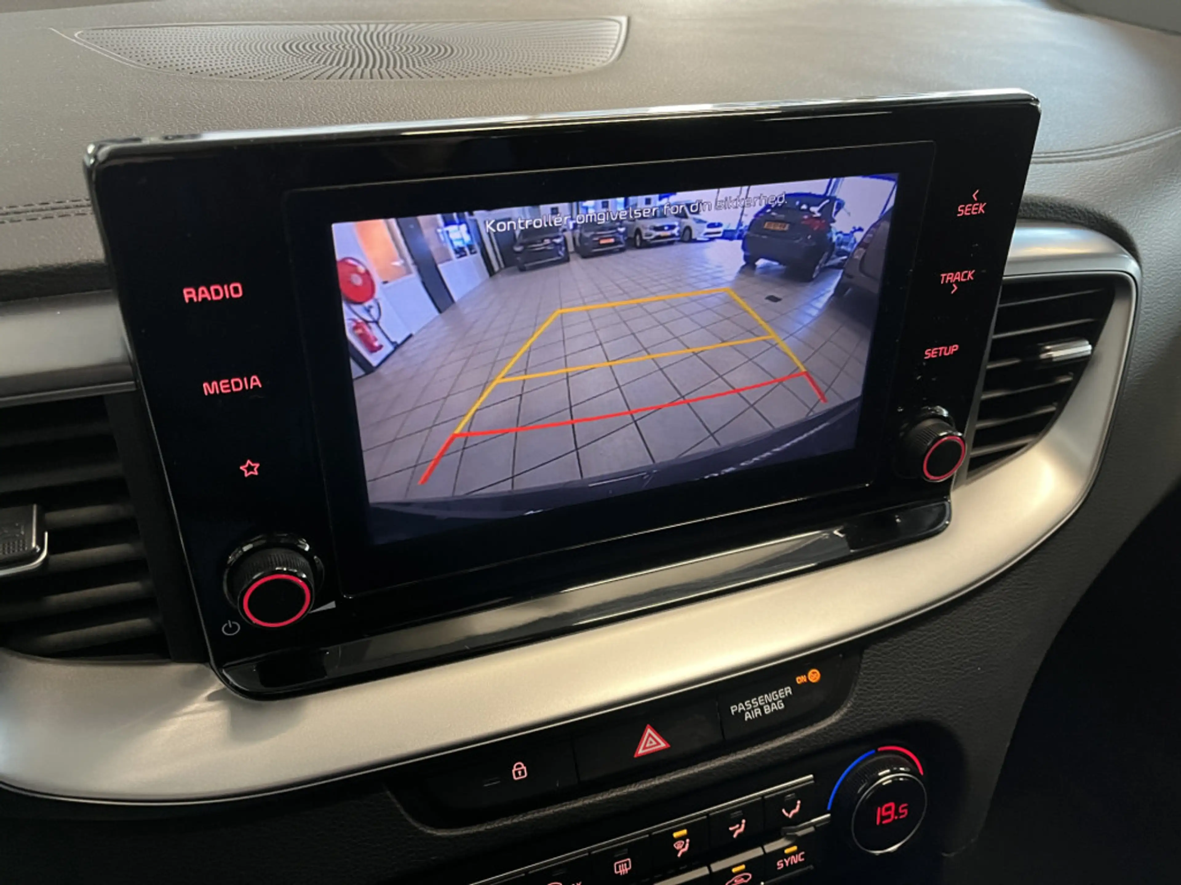 Kia XCeed 1.6 GDi PHEV PLUG-IN DynamicLine 1E EIGN/ECC/APPLE — photo 19