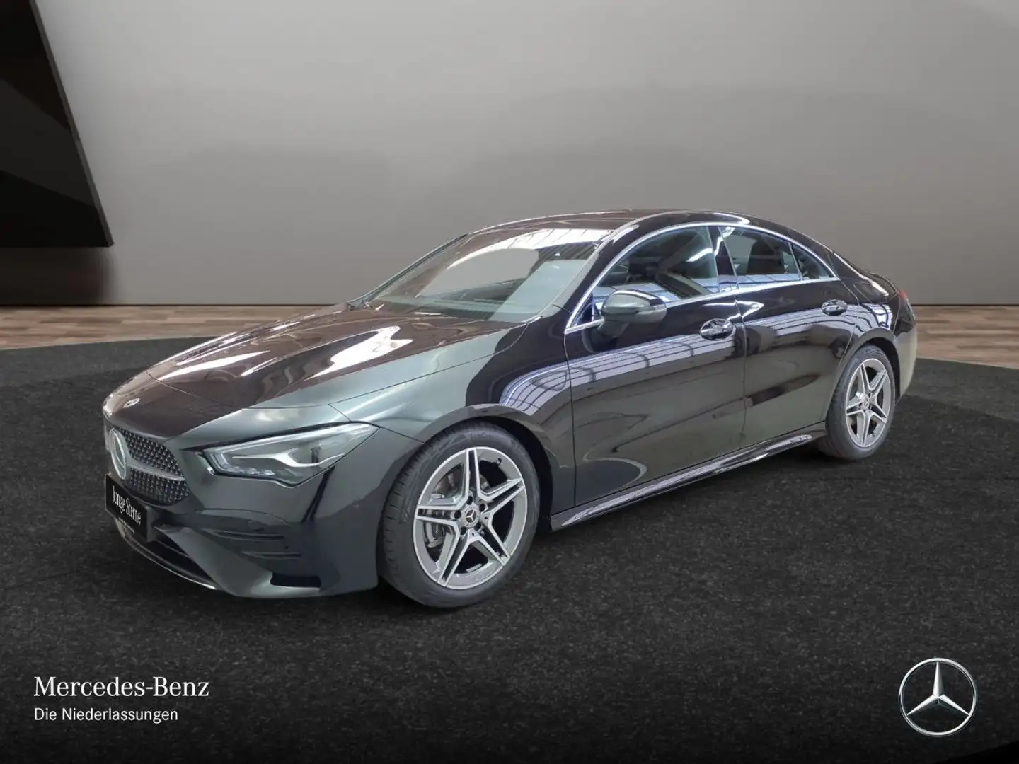 Mercedes-Benz CLA 180 AMG+LED+FAHRASS+KAMERA+KEYLESS+7G Schwarz - 2