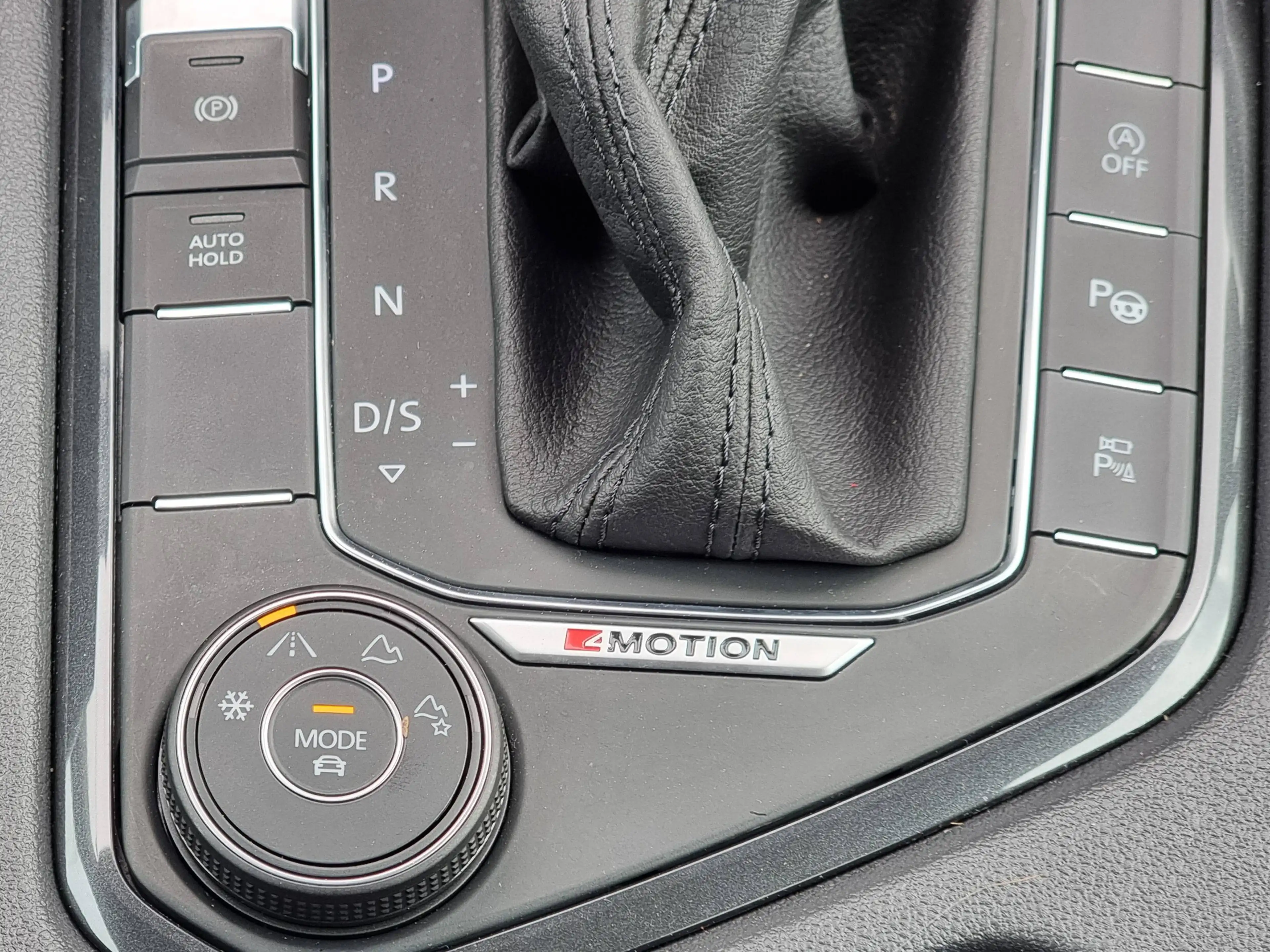 Volkswagen Tiguan Allspace Tiguan 2,0 TSI 4Motion Allspace Highline 7 Sitze DSG — photo 13