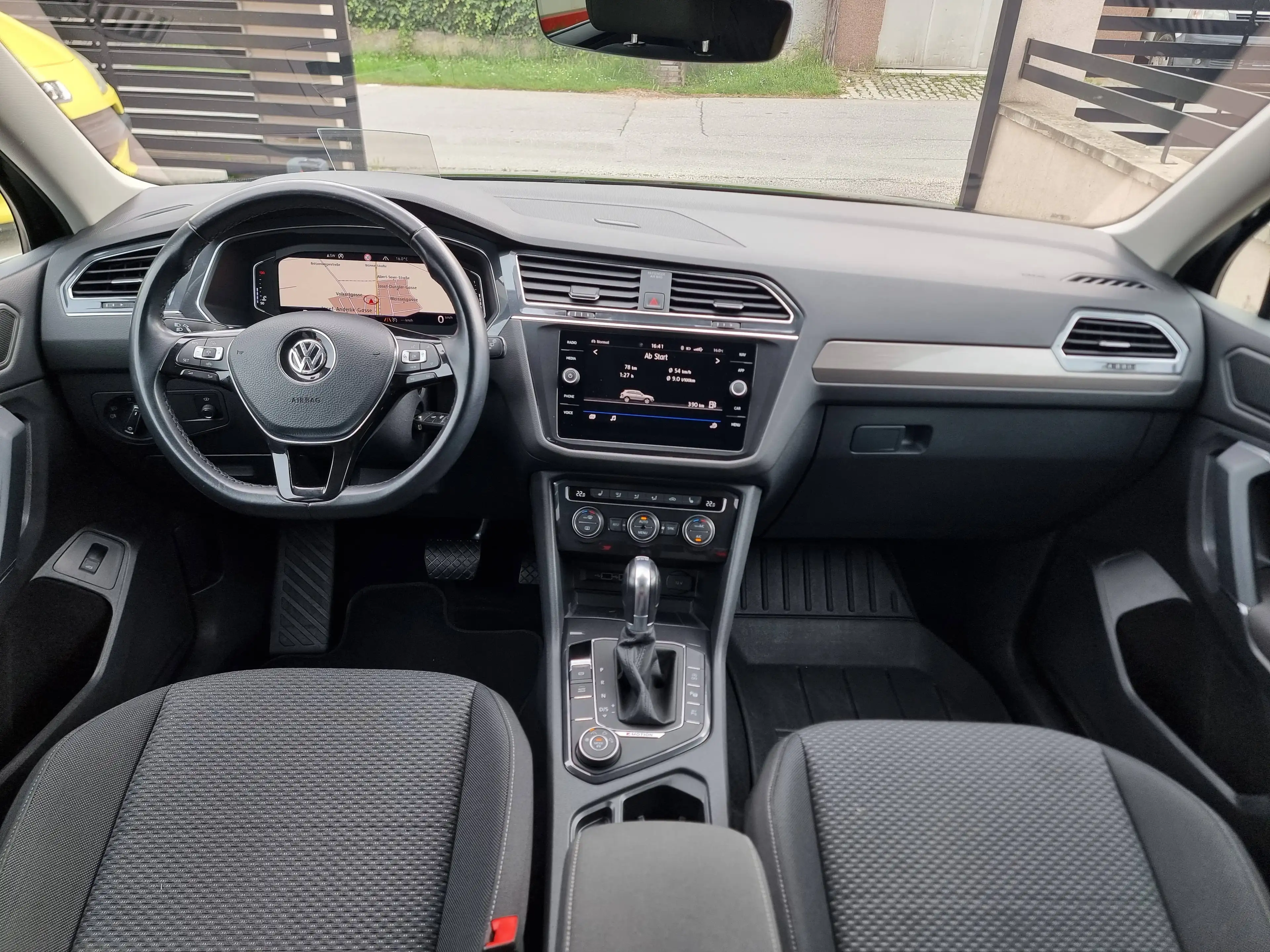 Volkswagen Tiguan Allspace Tiguan 2,0 TSI 4Motion Allspace Highline 7 Sitze DSG — photo 11