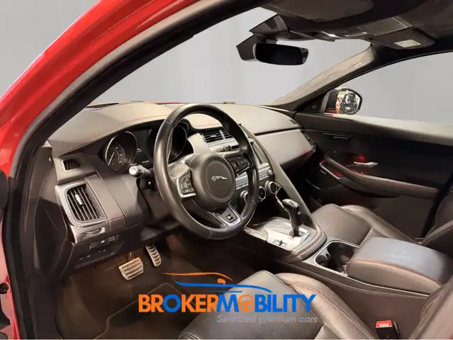 Jaguar E-Pace view 9