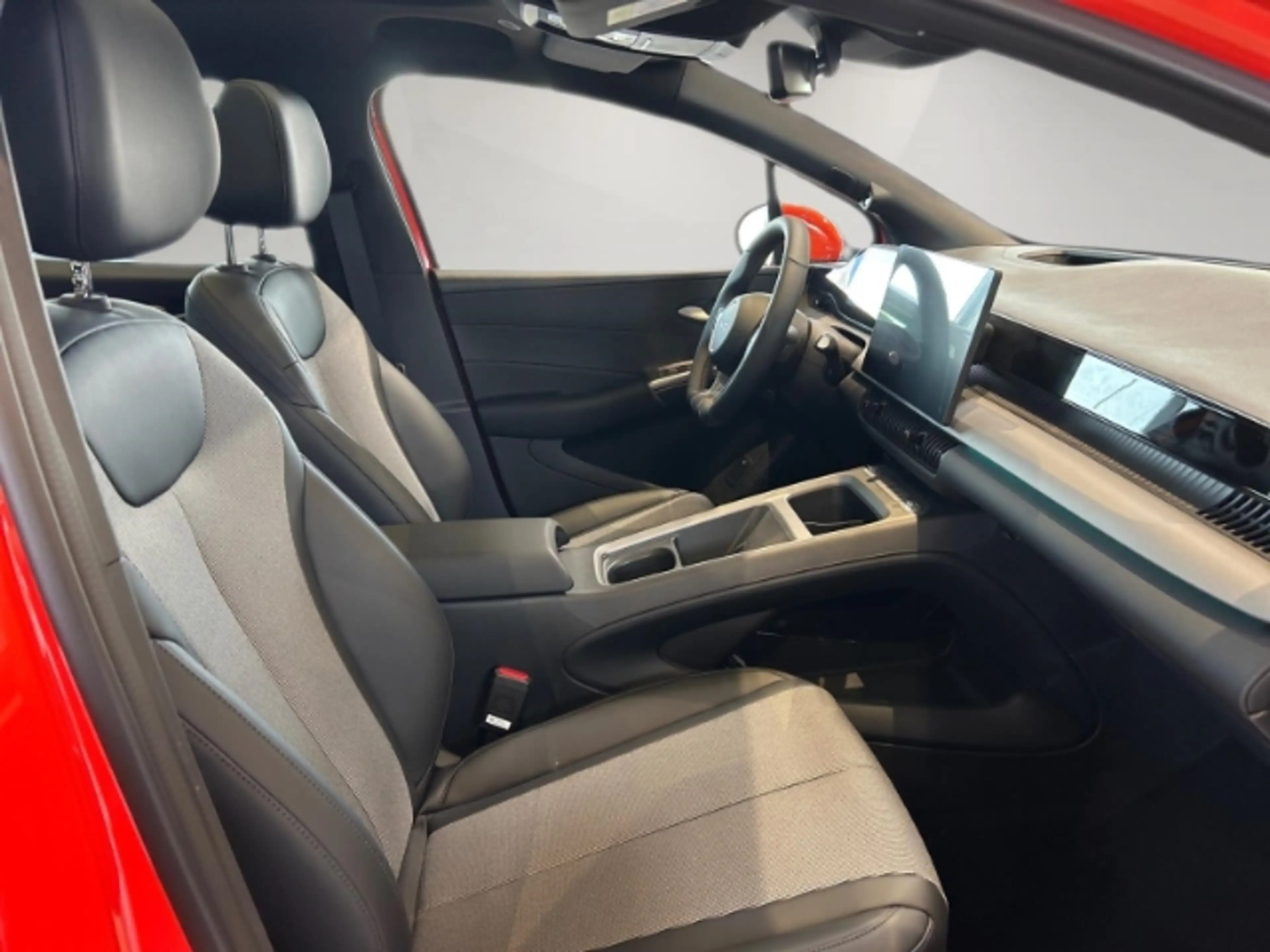 BYD Dolphin G DM-i Comfort 360Kamera/LED/HUD/Keyless — photo 10