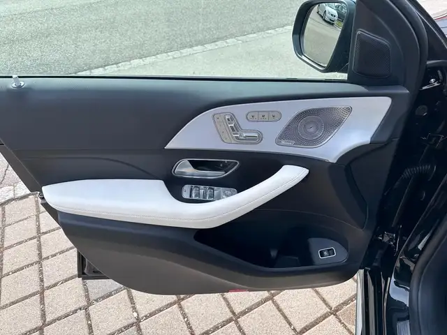 Mercedes-Benz Gle view 13