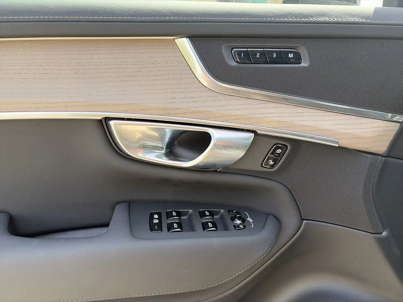 Volvo XC90 снимка Volvo XC90