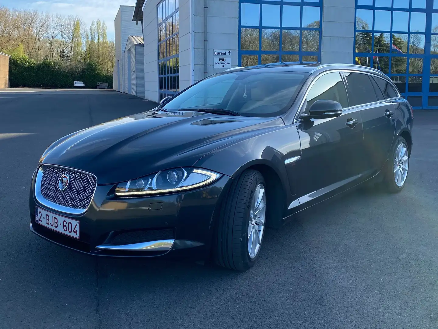 Jaguar XF XF 2.2 Diesel Sportbrake Gris - 1