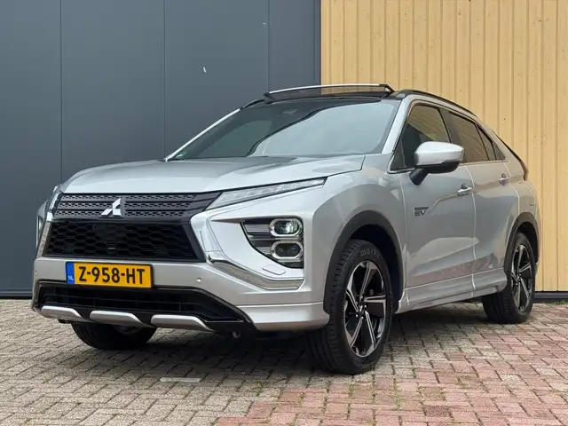 Mitsubishi Eclipse Cross 2.4 PHEV Prestige | Trekhaak | Pano | ACC | Stoelv