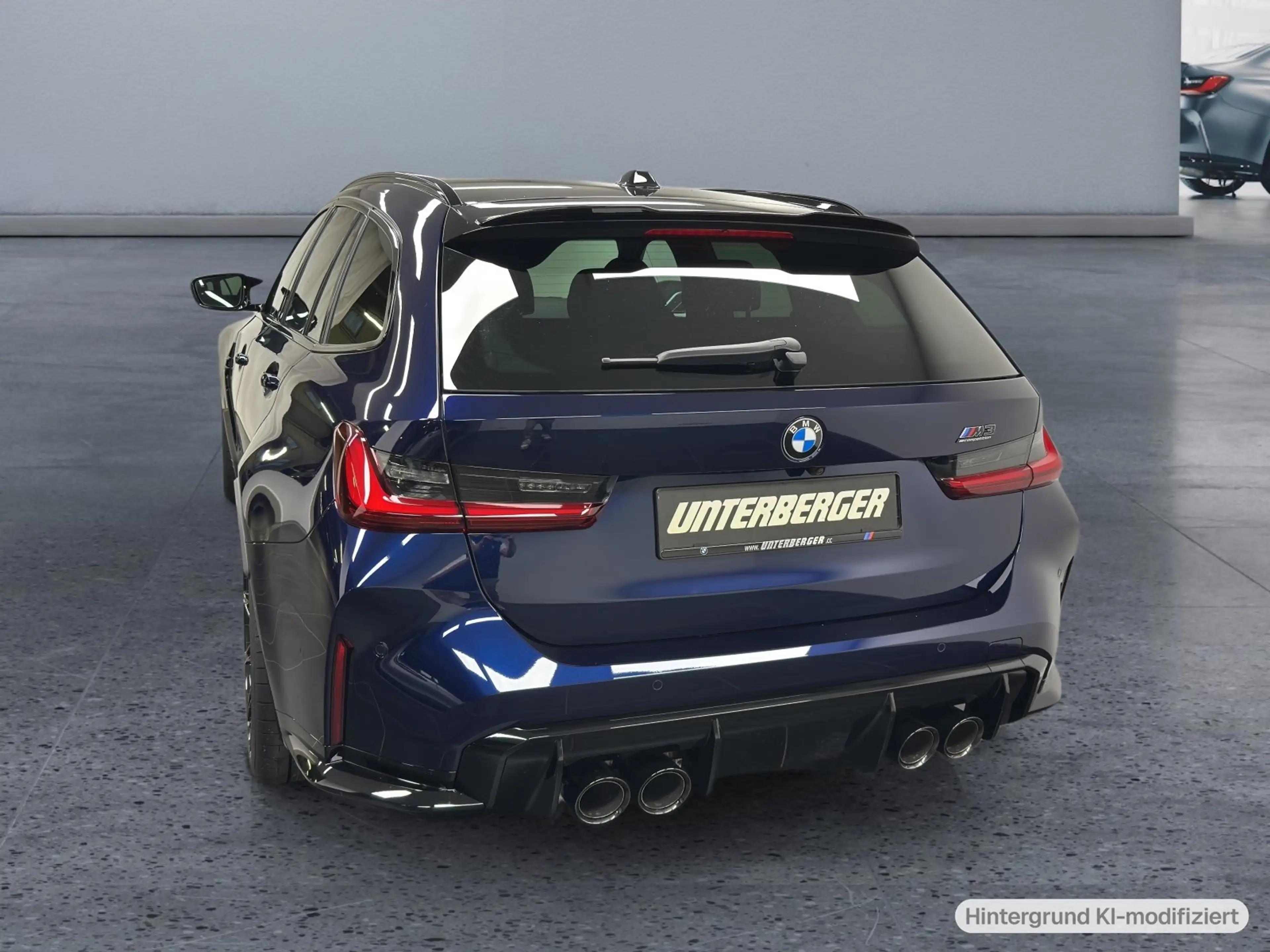 BMW M3 Competition M xDrive — photo 12