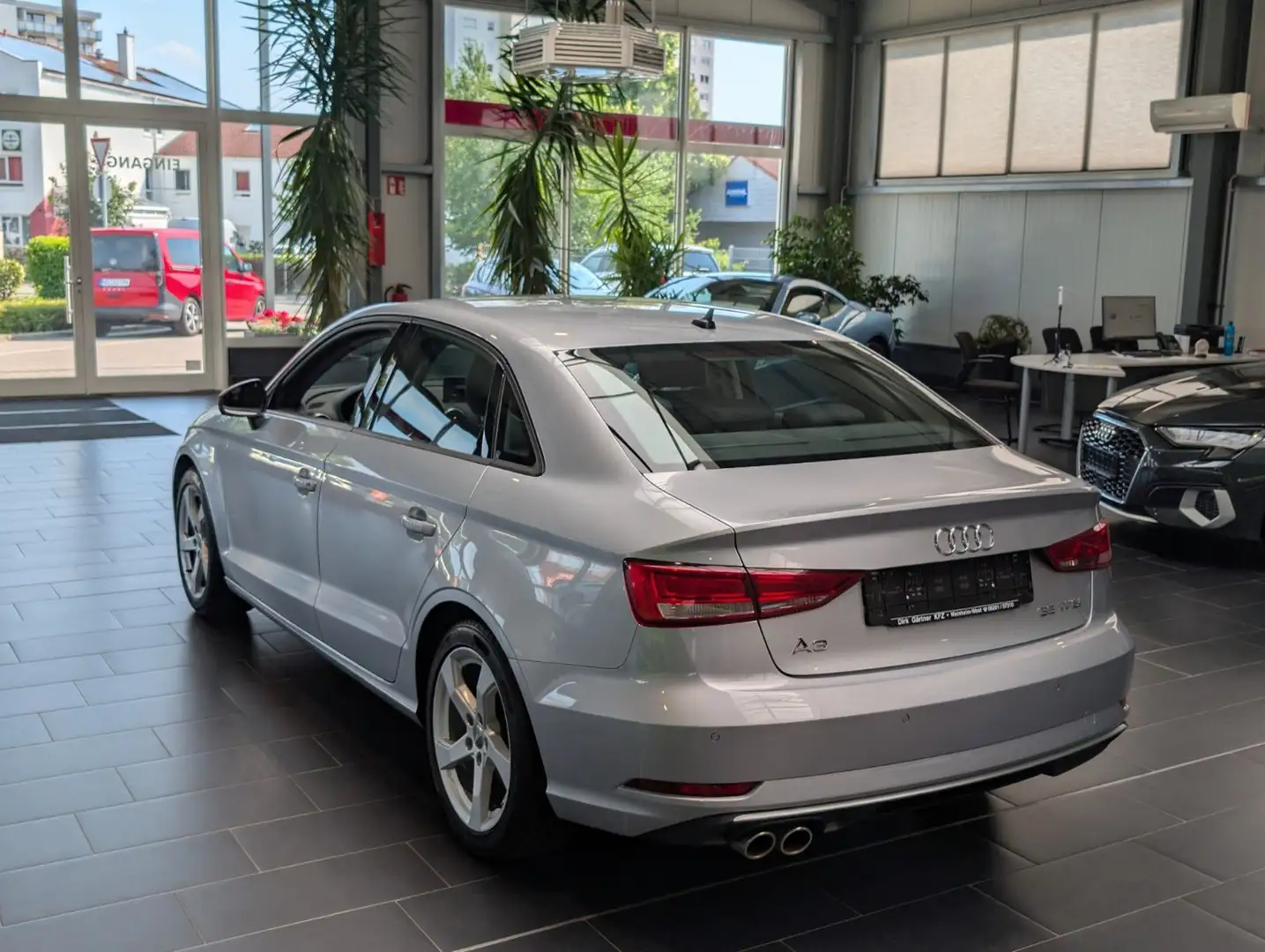 Audi A3 35 TFSIcylinder on demand Limousine sport PDC Silver - 2