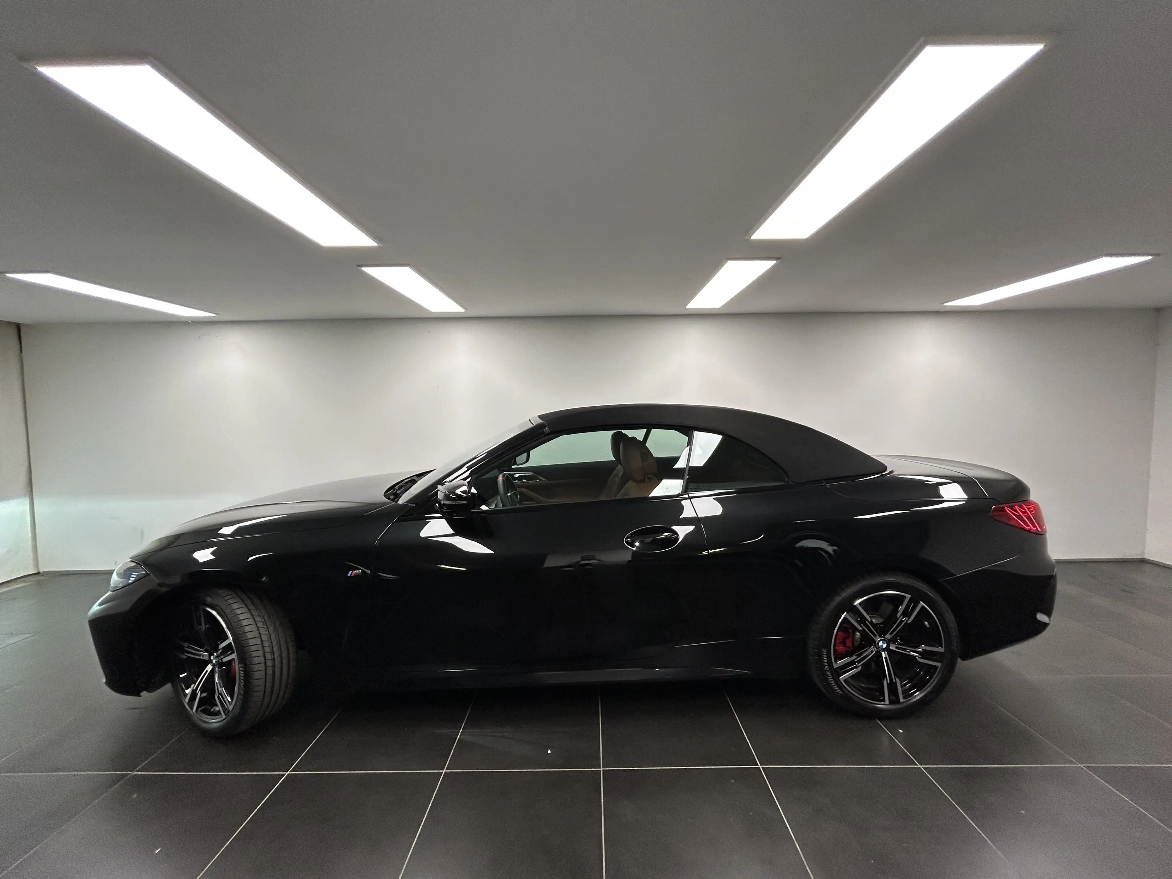 BMW 440 M440i xDrive Cabrio — photo 2