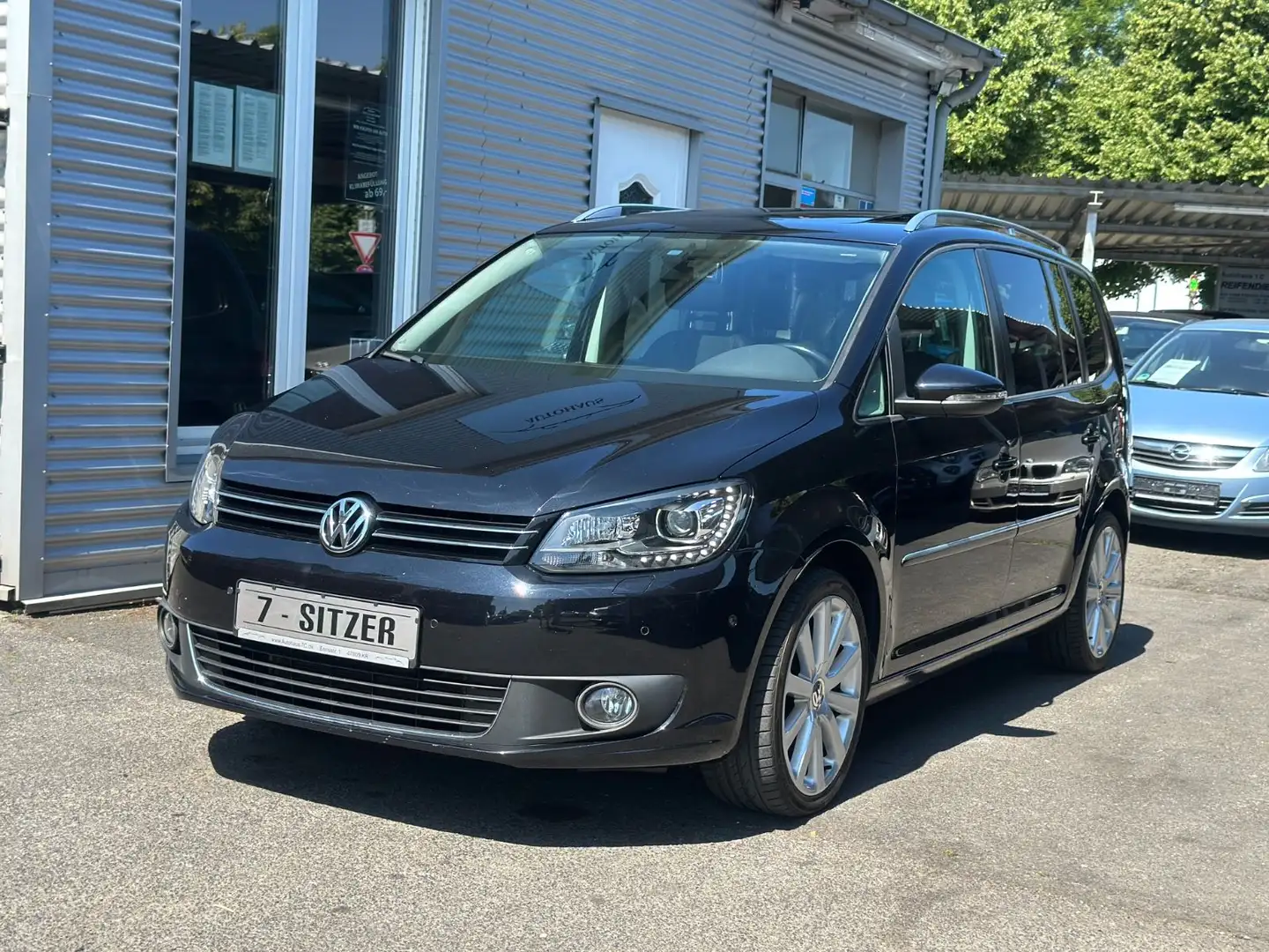 Volkswagen Touran Highline AUTOMATIK+PANO+LEDER Schwarz - 1