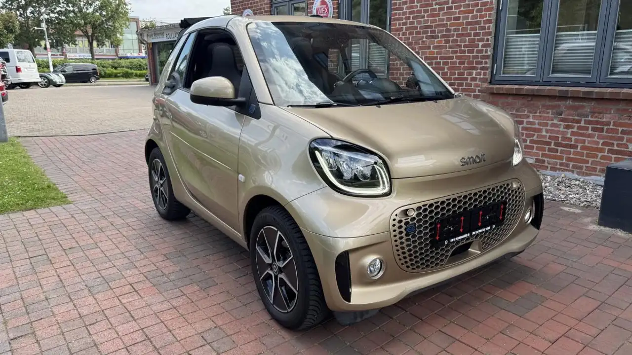 2021 smart forTwo electric drive / EQ (453.491), photograph 2