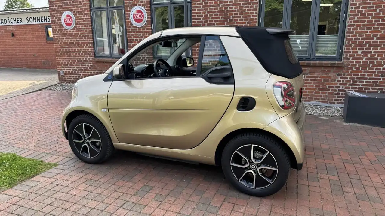2021 smart forTwo electric drive / EQ (453.491), photograph 7