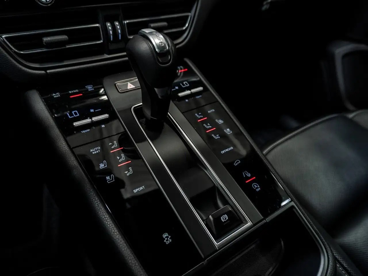 Porsche Macan снимка Porsche Macan
