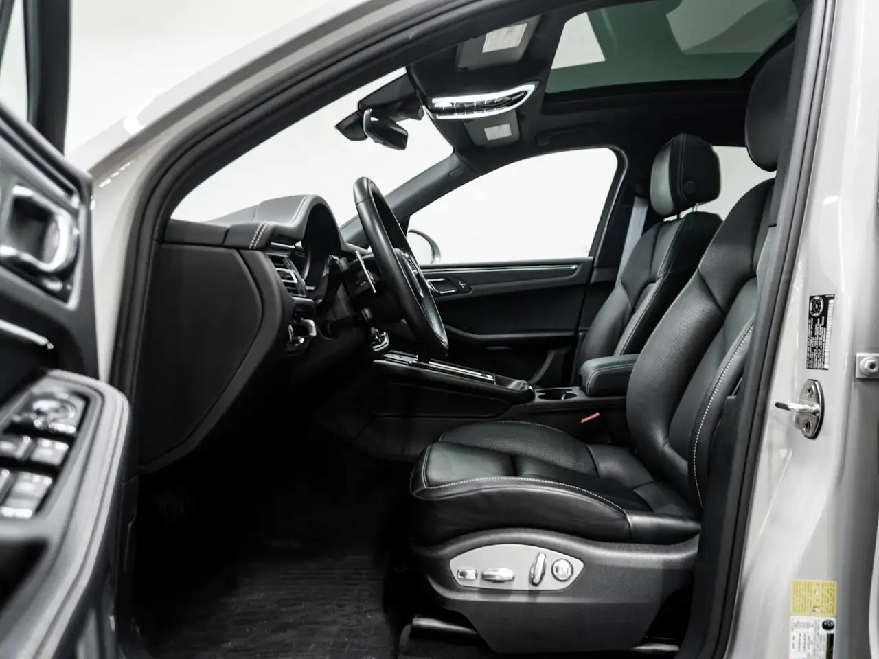 Porsche Macan снимка Porsche Macan