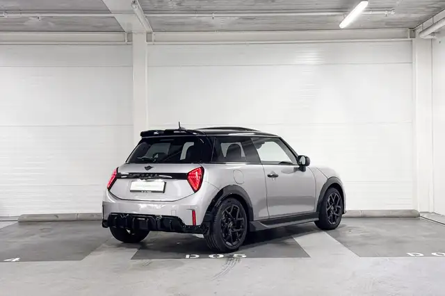 Mini Hatch view 6