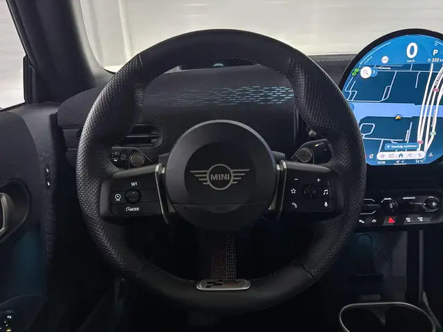 Mini Hatch view 12