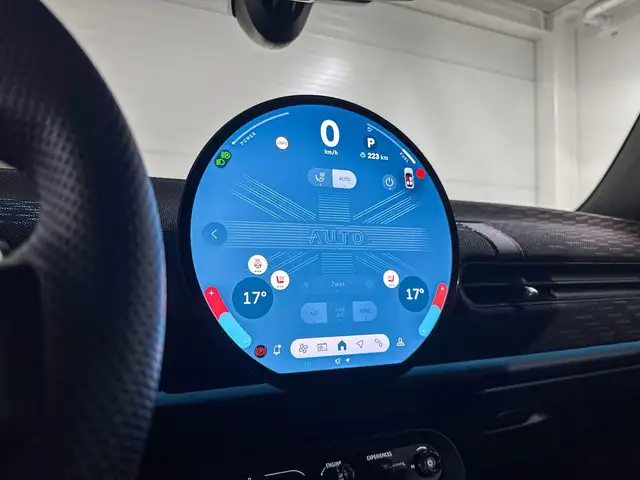Mini Hatch view 15