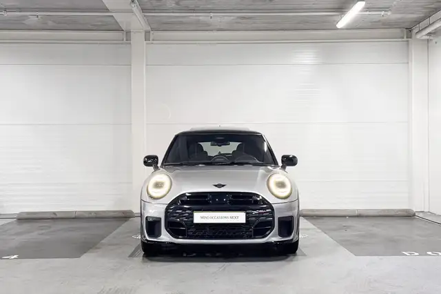 Mini Hatch view 5
