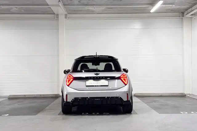 Mini Hatch view 7