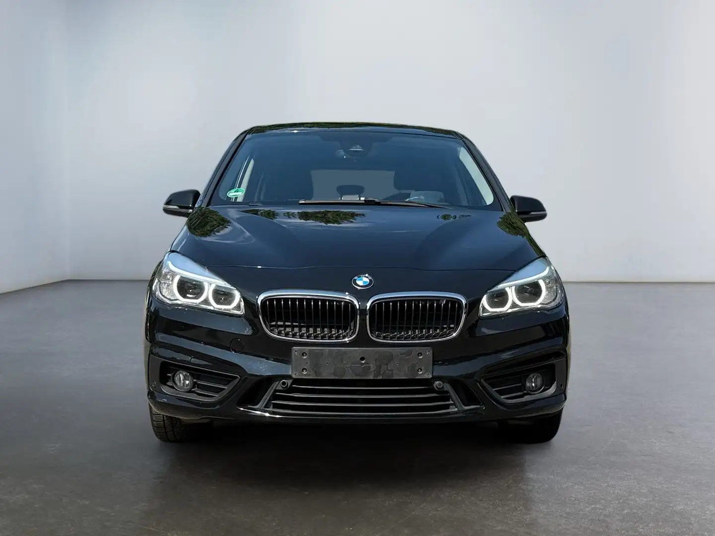 BMW 220 d xDrive Advantag Zwart - 2