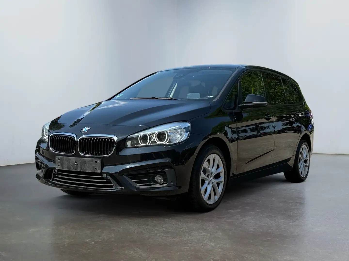 BMW 220 d xDrive Advantag Zwart - 1