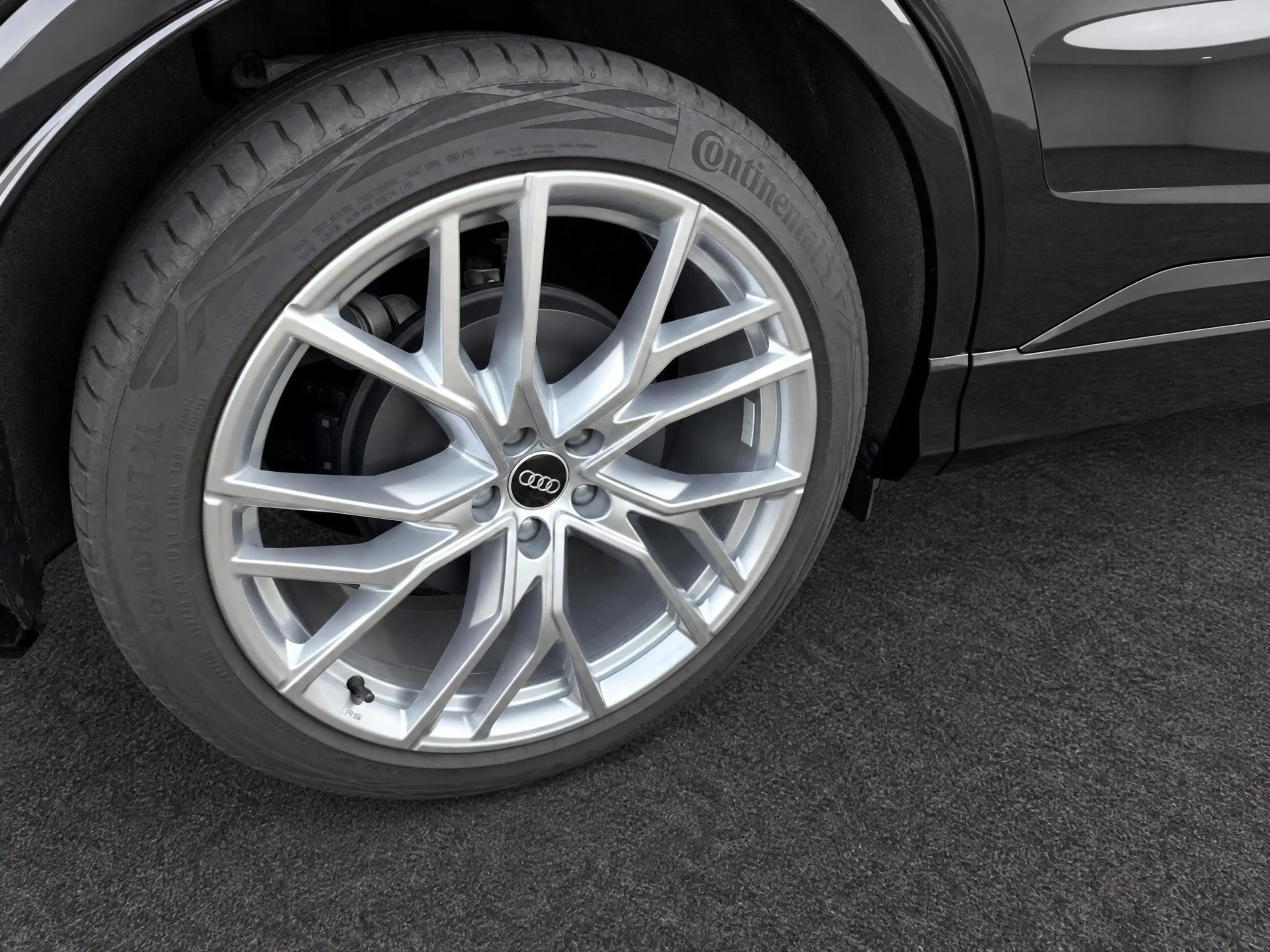 Audi Q4 e-tron 45 quattro 286pk S Edition 82 kWh · Trekhaak · 21' — photo 14