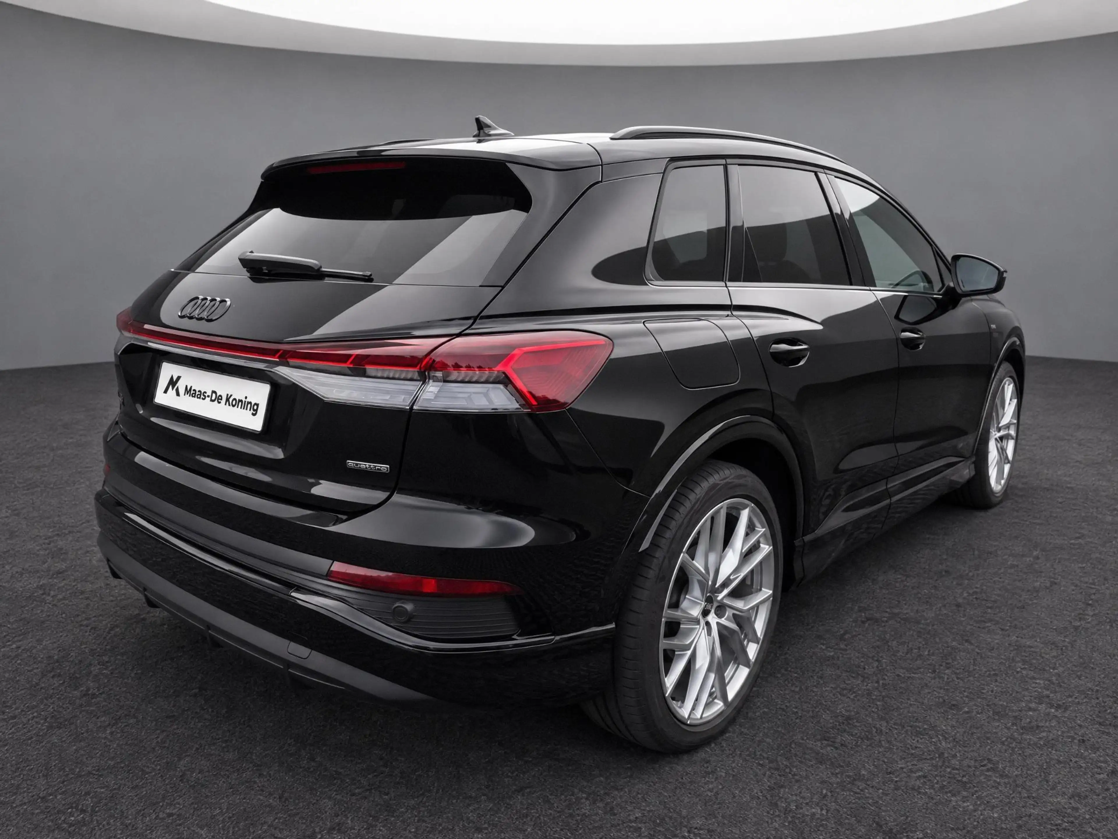 Audi Q4 e-tron 45 quattro 286pk S Edition 82 kWh · Trekhaak · 21' — photo 5